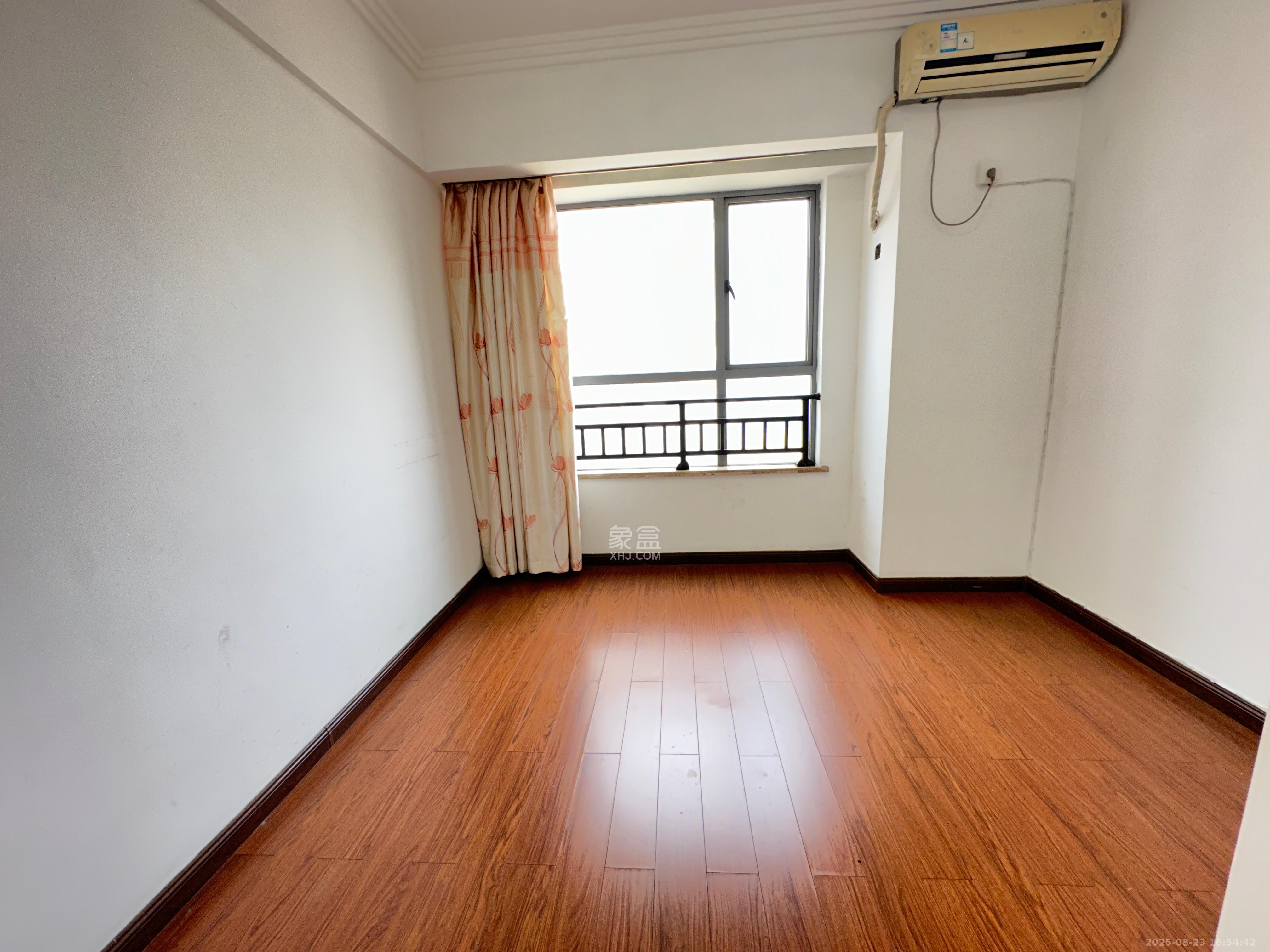 西子一间  2室1厅1卫    2200.0元/月室内图