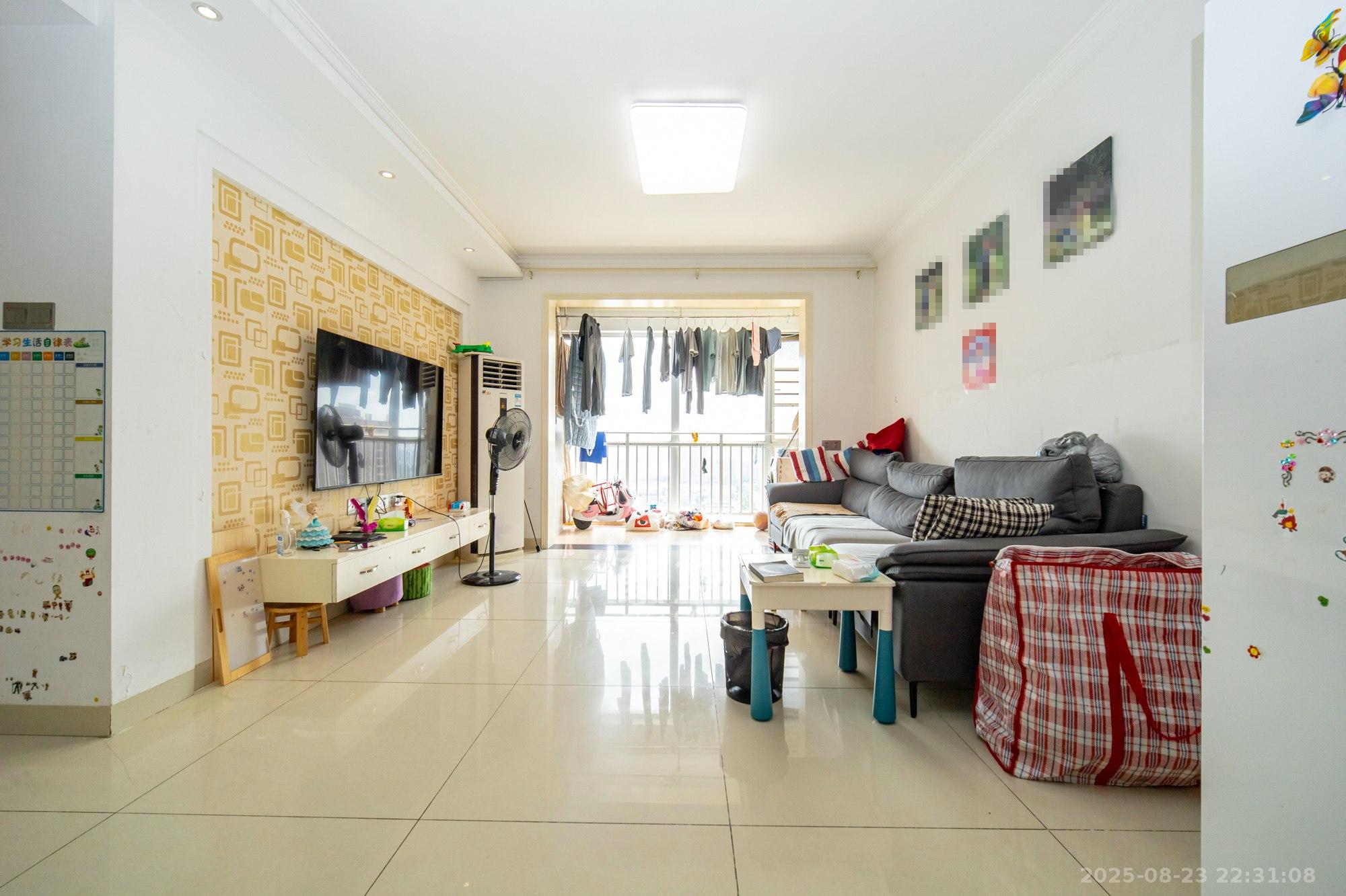 恒广国际景园一二区  2室2厅1卫    58.0万 恒广国际景园一二区  2室2厅1卫    58.0万