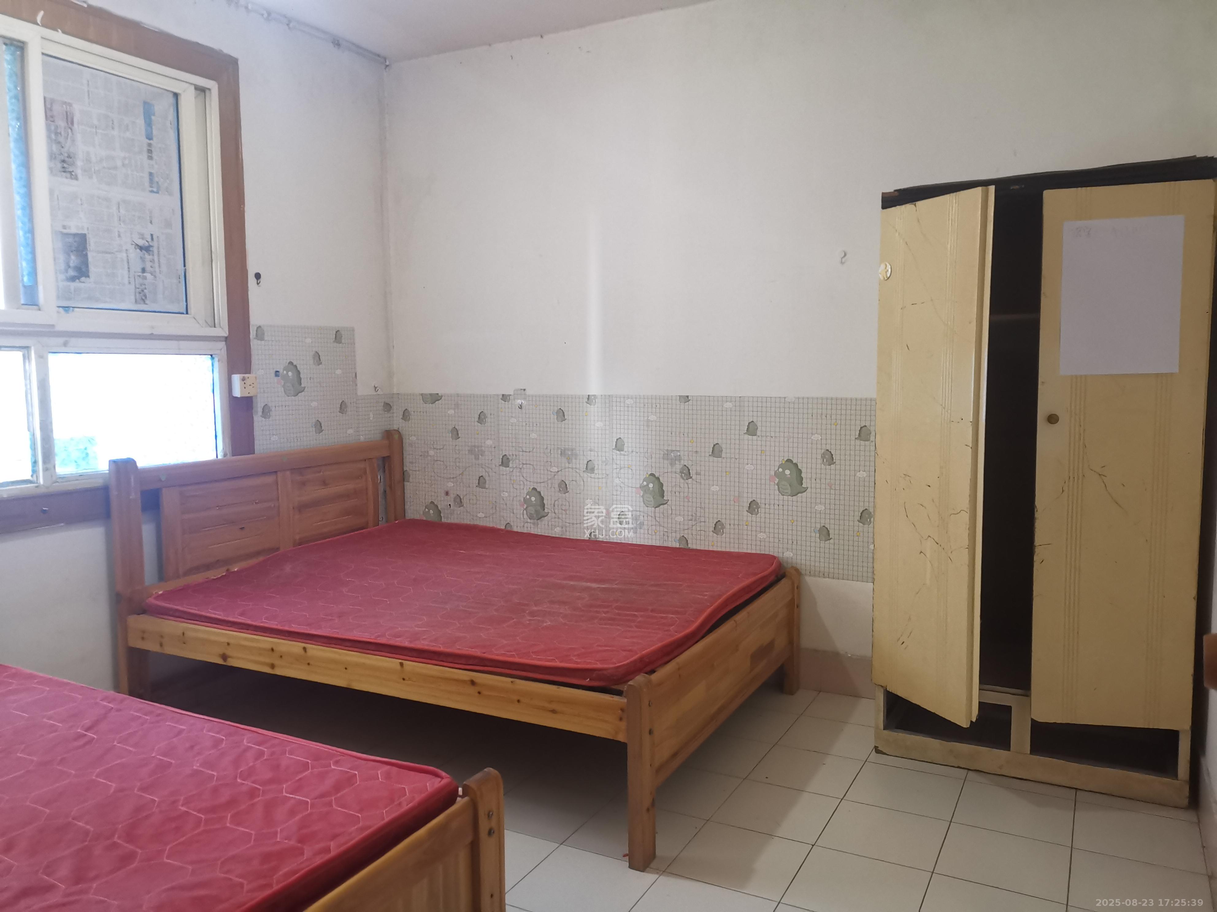 自然小区 3室2厅1卫 1600.0元/月 自然小区 3室2厅1卫 1600.0元/月室内图