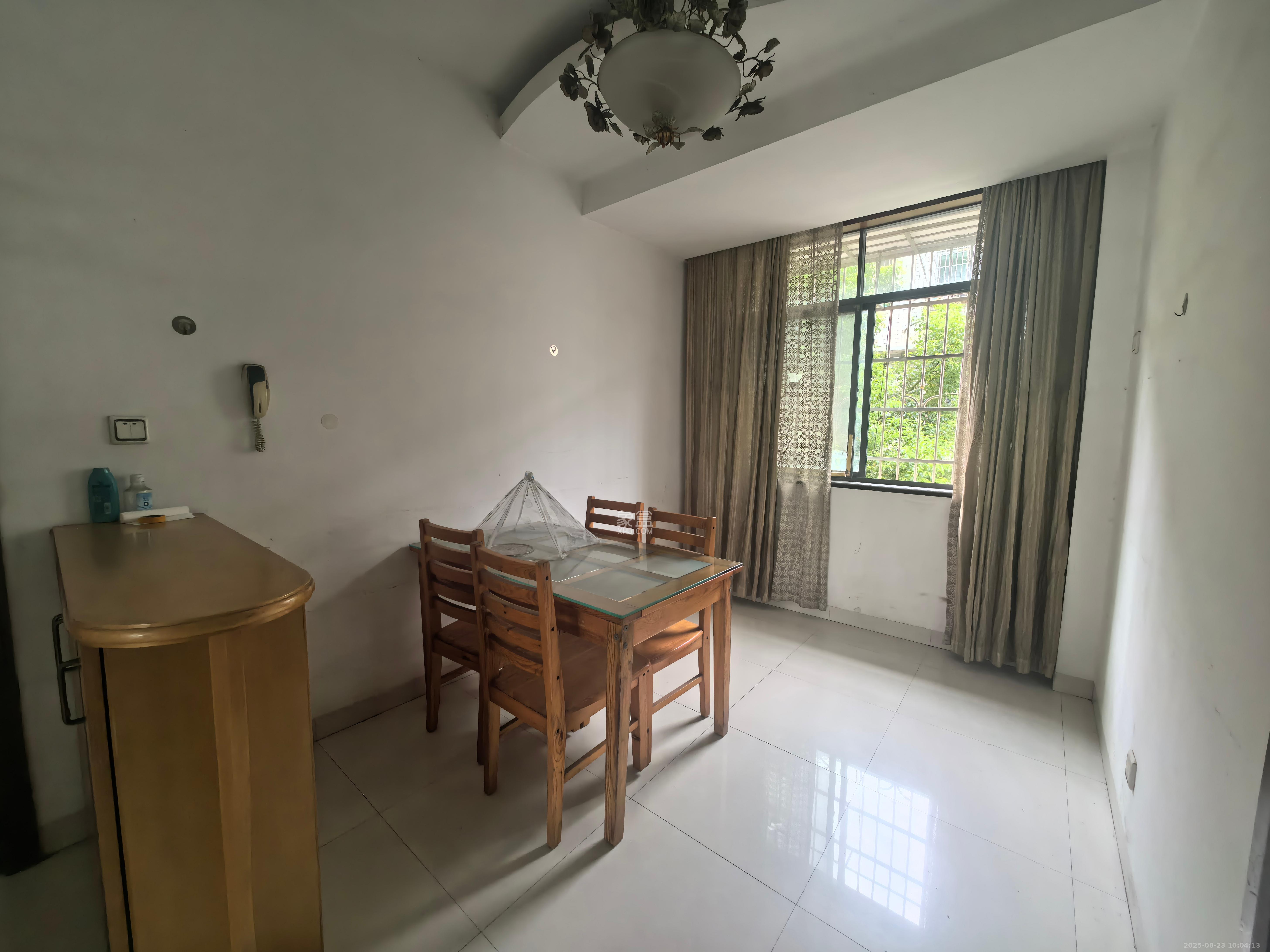 松雅安置小区  4室2厅2卫    1500.0元/月 松雅安置小区  4室2厅2卫    1500.0元/月室内图