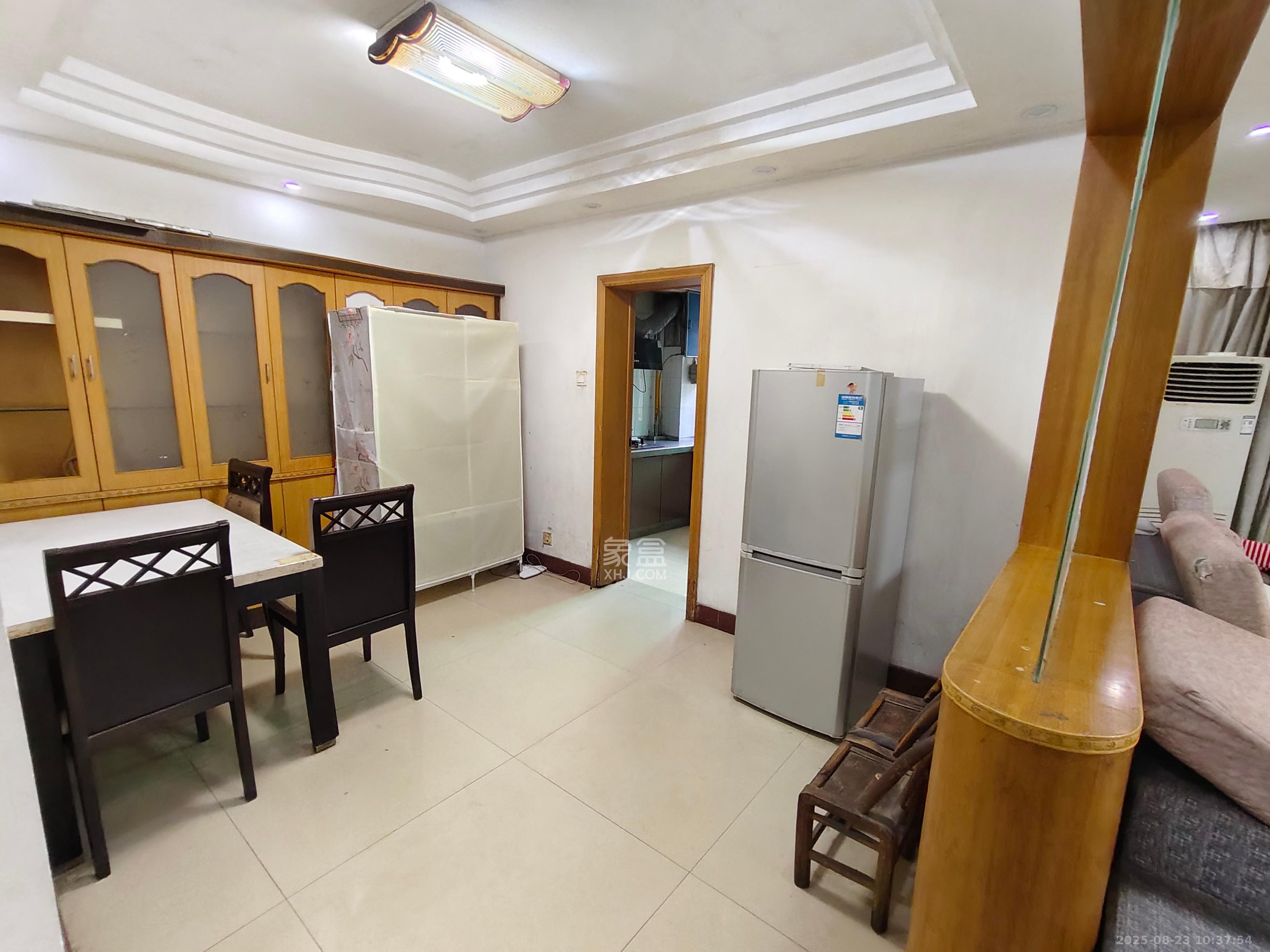 恩瑞麓山名园（龙王港小区）  3室2厅1卫    2000.0元/月室内图