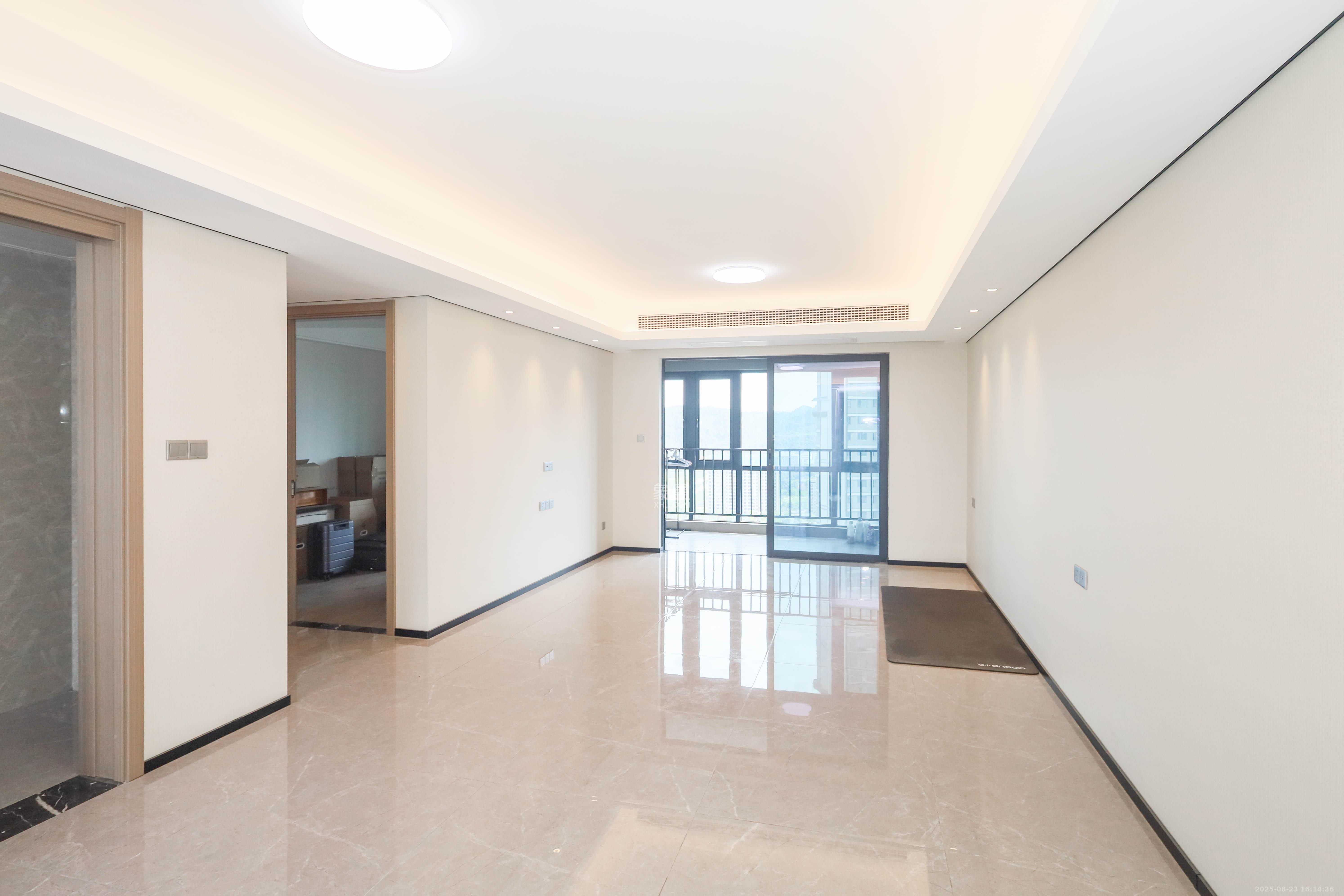 中海麓山境南区  4室2厅2卫    146.0万 中海麓山境南区  4室2厅2卫    146.0万客厅