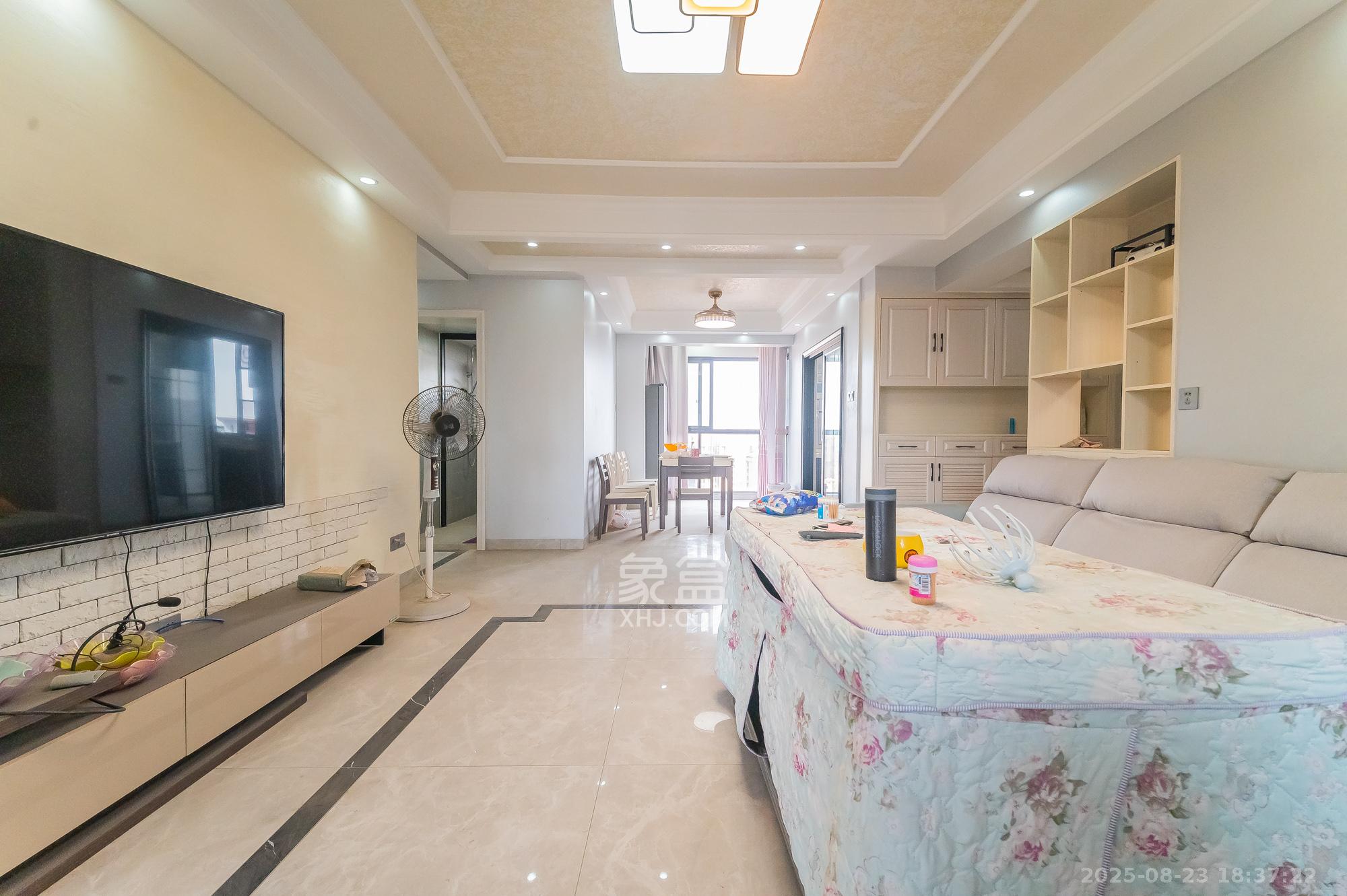 松雅湖壹号  4室2厅1卫    119.8万客厅