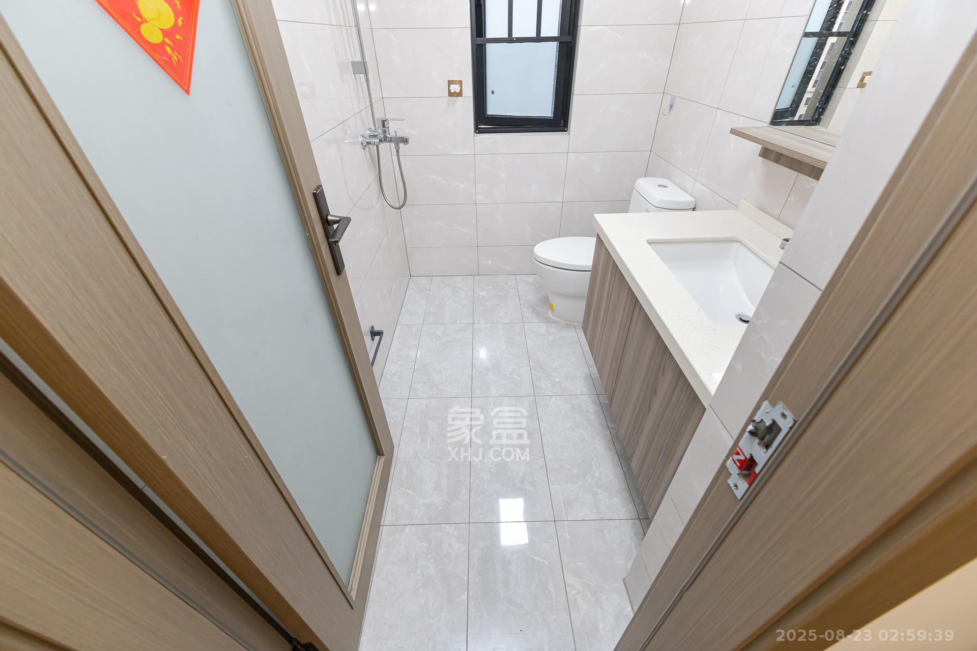 金富湘江悦城  4室2厅2卫    128.0万 金富湘江悦城  4室2厅2卫    128.0万卫生间