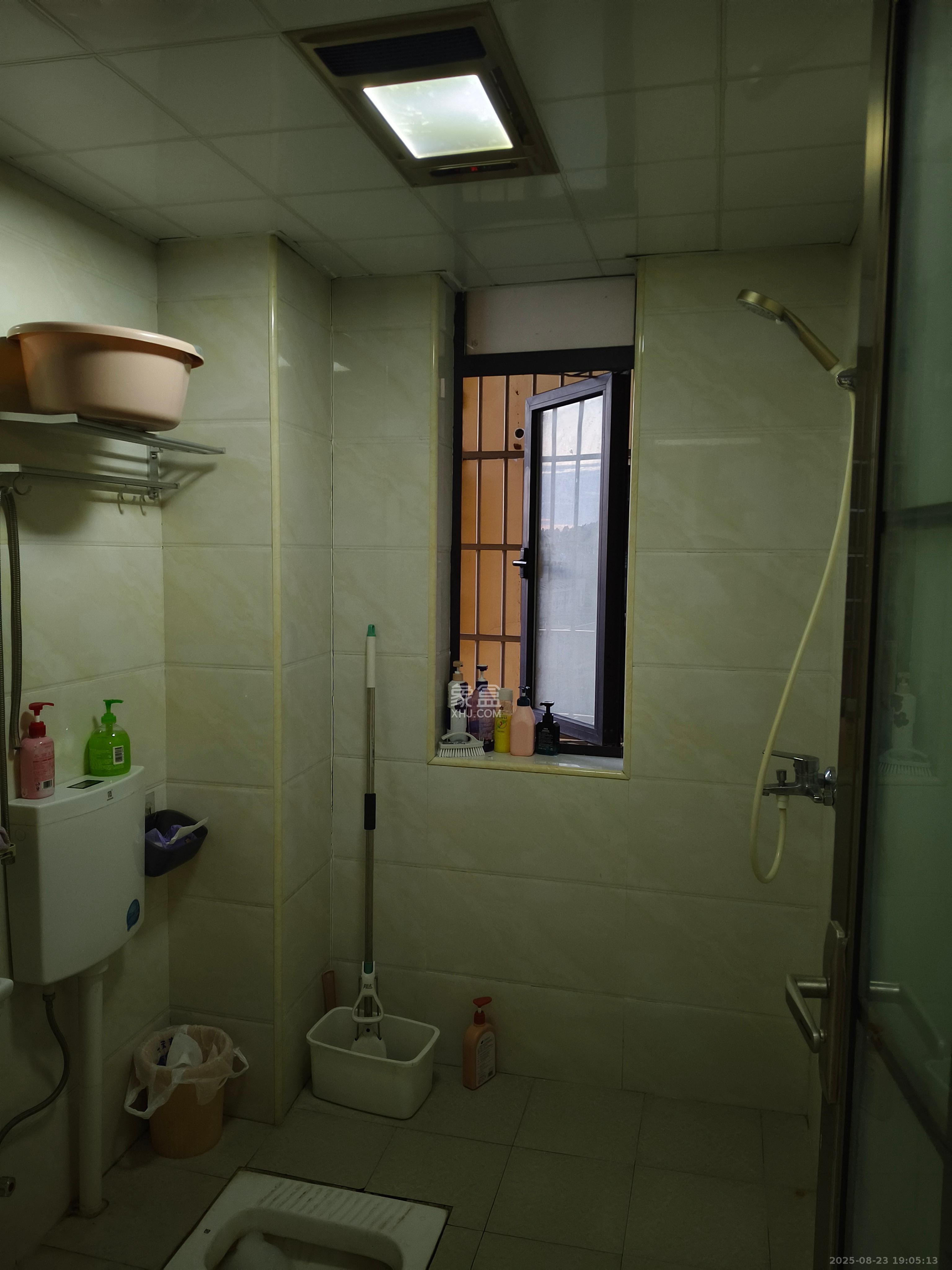 荷韵园  1室0厅0卫    1600.0元/月 荷韵园  1室0厅0卫    1600.0元/月室内图