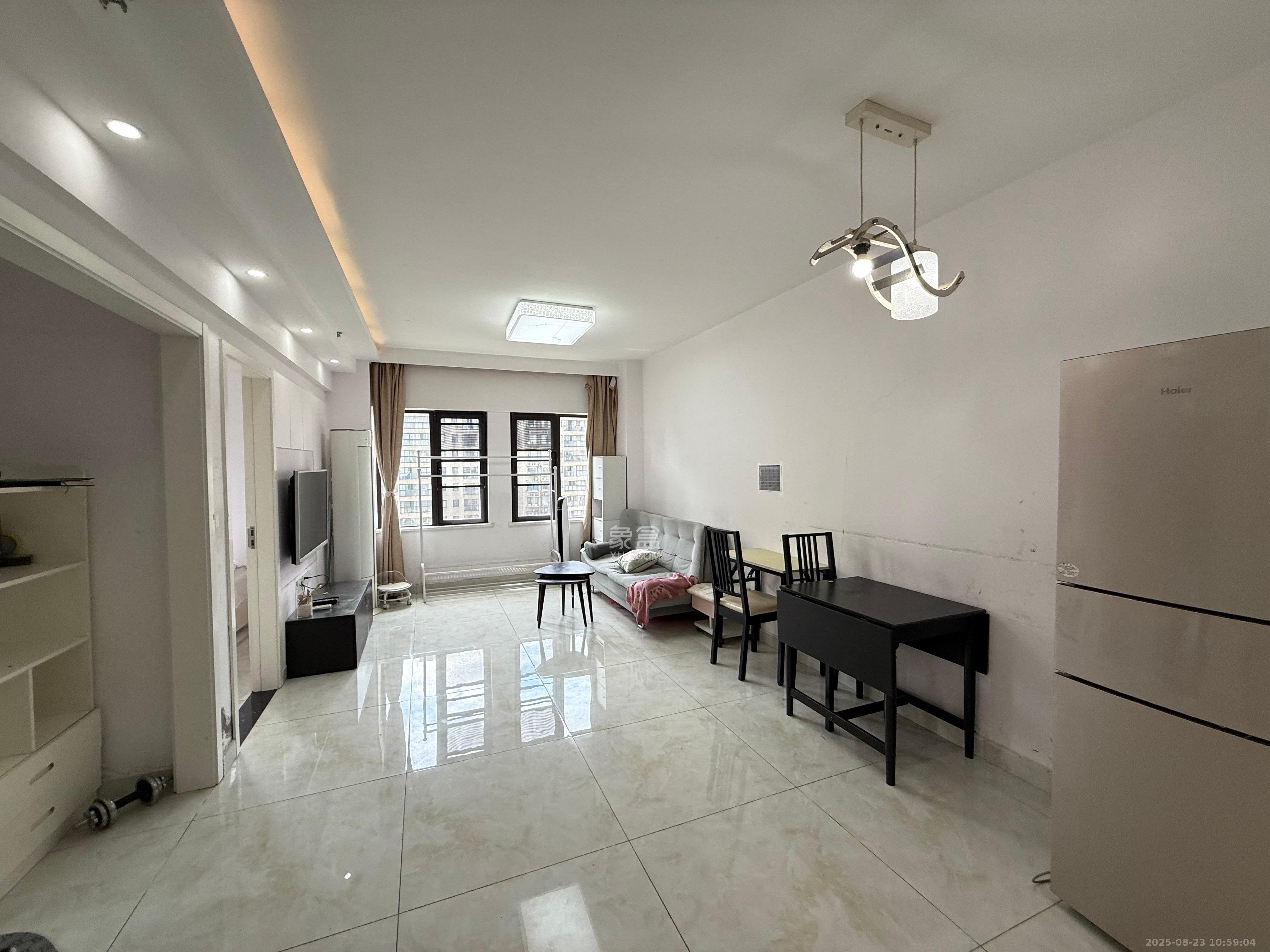 钰龙天下二期（钰龙佳园）  2室2厅1卫    2200.0元/月