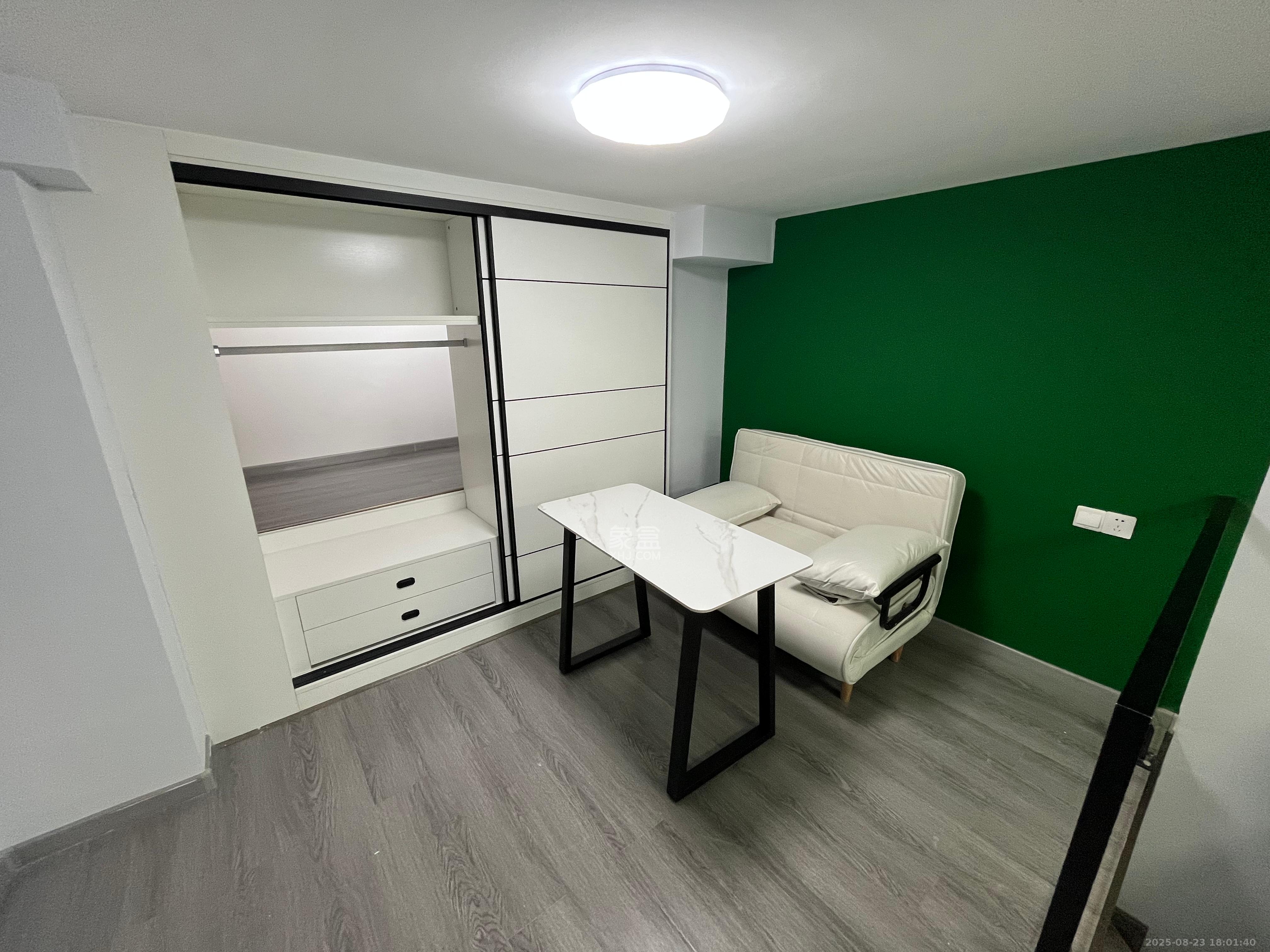 藏珑湖上公馆 1室1厅1卫 2400.0元/月 藏珑湖上公馆 1室1厅1卫 2400.0元/月室内图