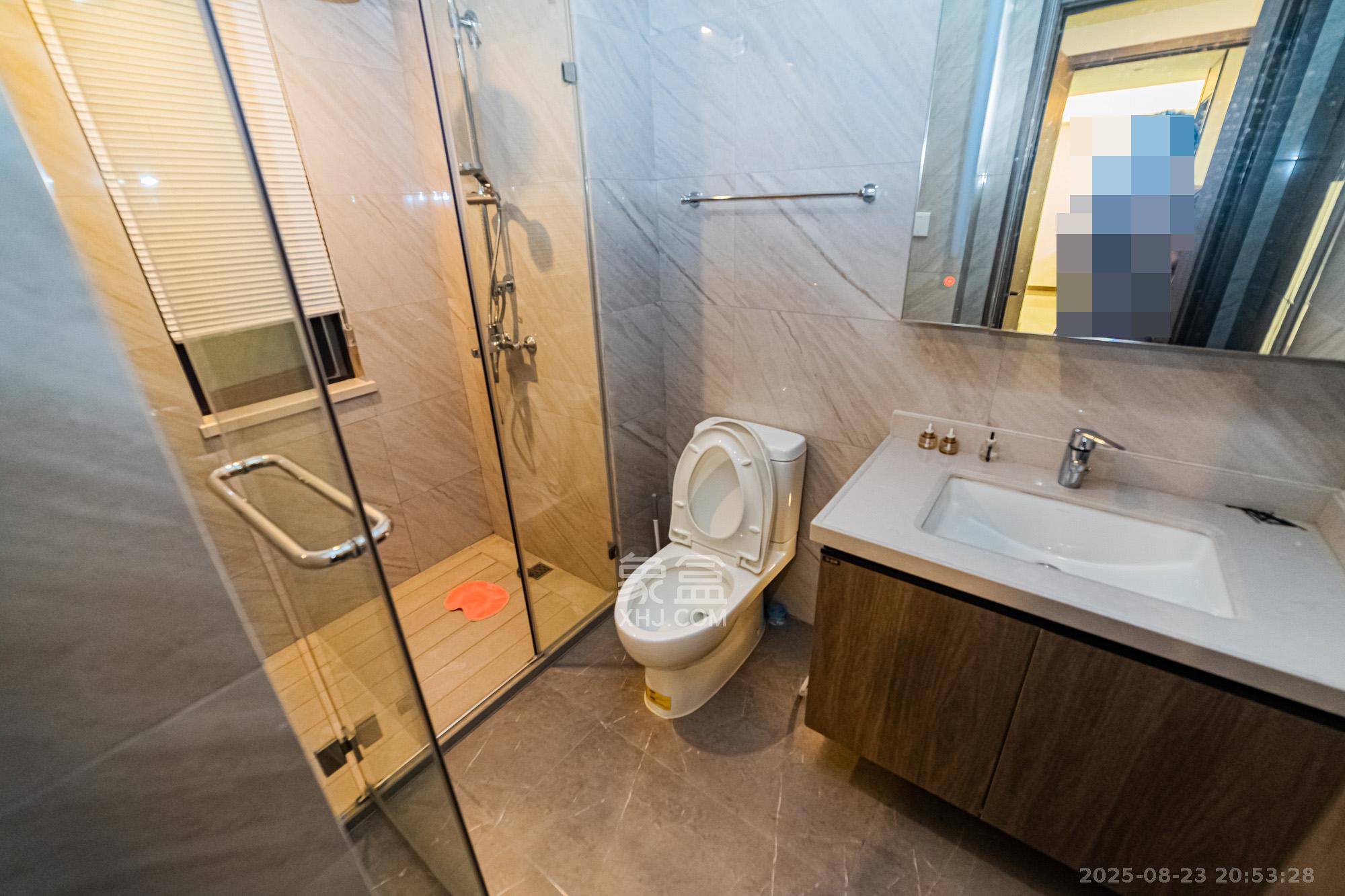 龙湖春江天玺  3室2厅2卫    145.0万 龙湖春江天玺  3室2厅2卫    145.0万卫生间