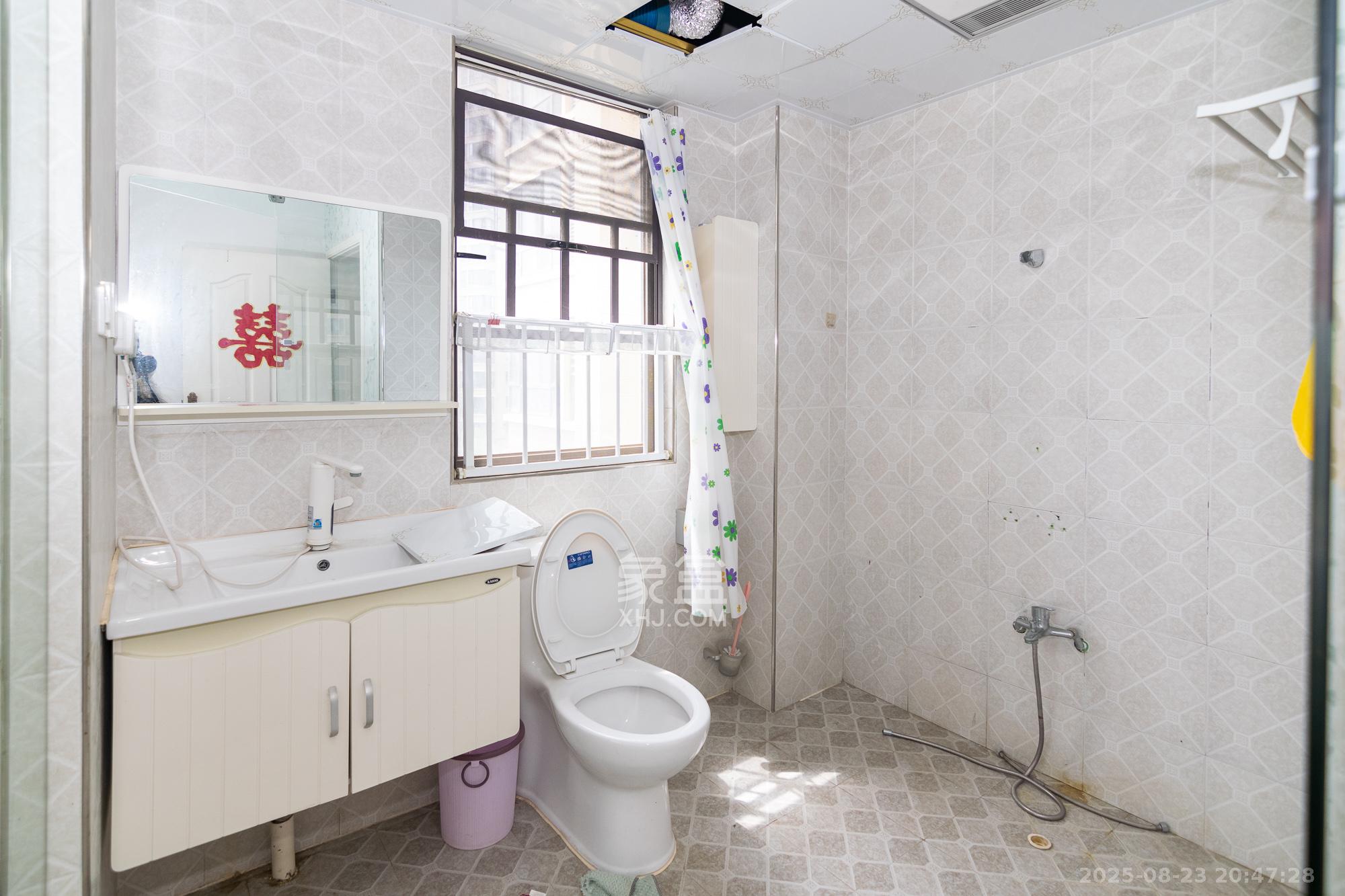 湖南报业文化城(米地亚家园) 4室2厅2卫 69.0万 湖南报业文化城(米地亚家园) 4室2厅2卫 69.0万卫生间