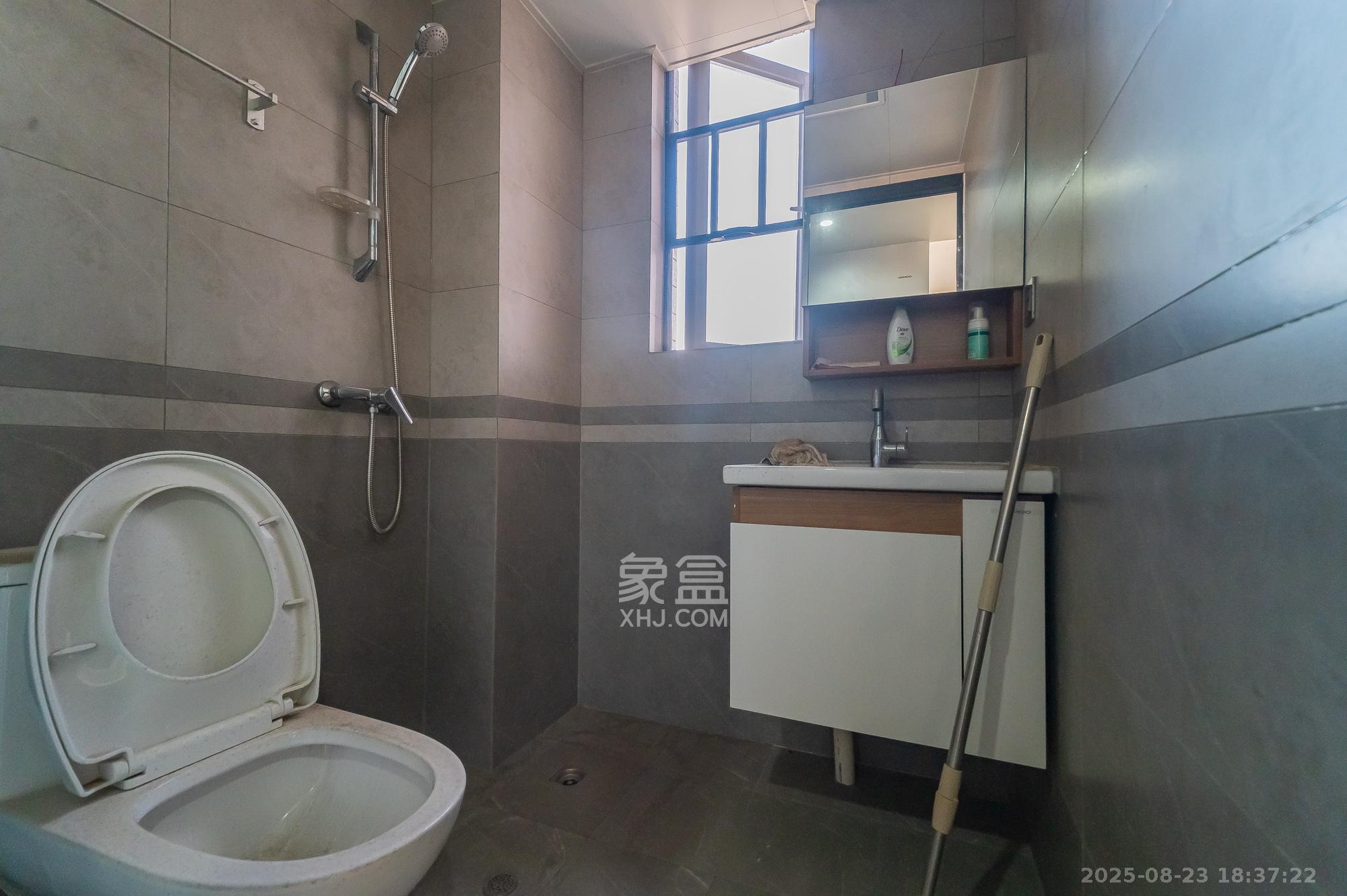 松雅湖壹号  4室2厅1卫    119.8万卫生间