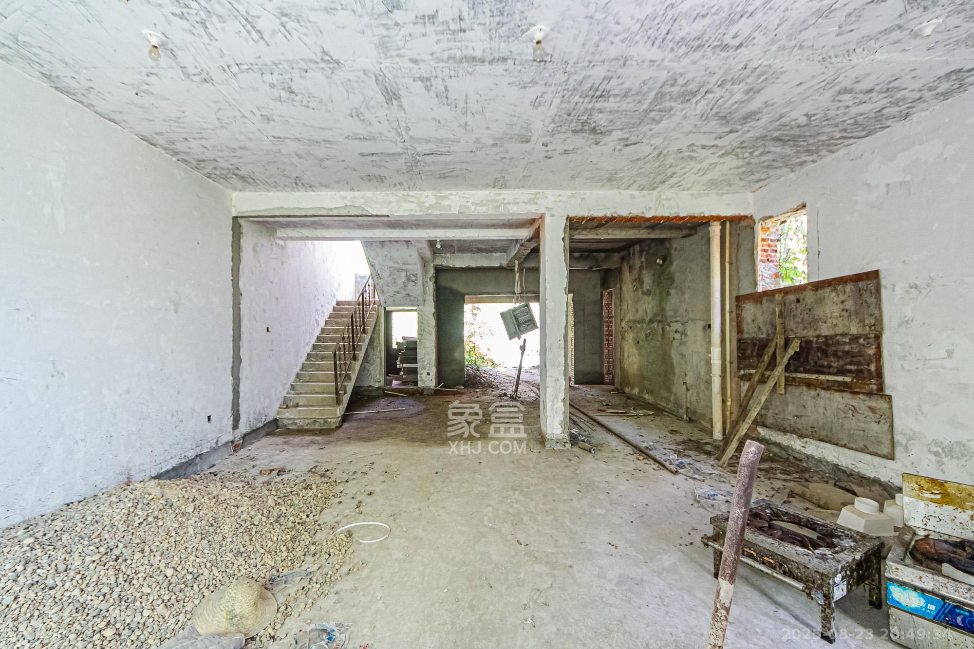 长泰豪园  5室3厅3卫    455.0万 长泰豪园  5室3厅3卫    455.0万