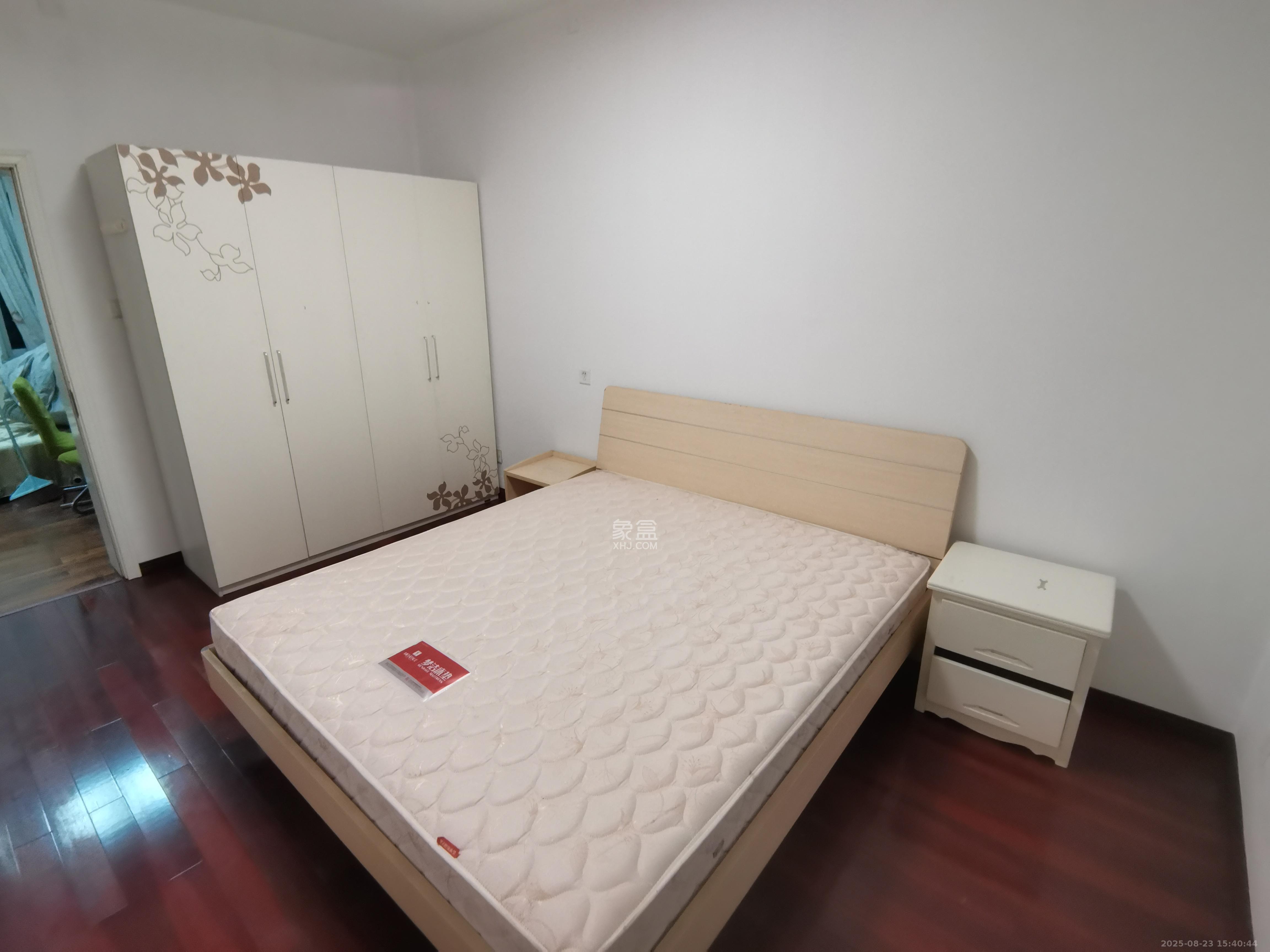 陈家湖小区  3室1厅1卫    2400.0元/月 陈家湖小区  3室1厅1卫    2400.0元/月室内图