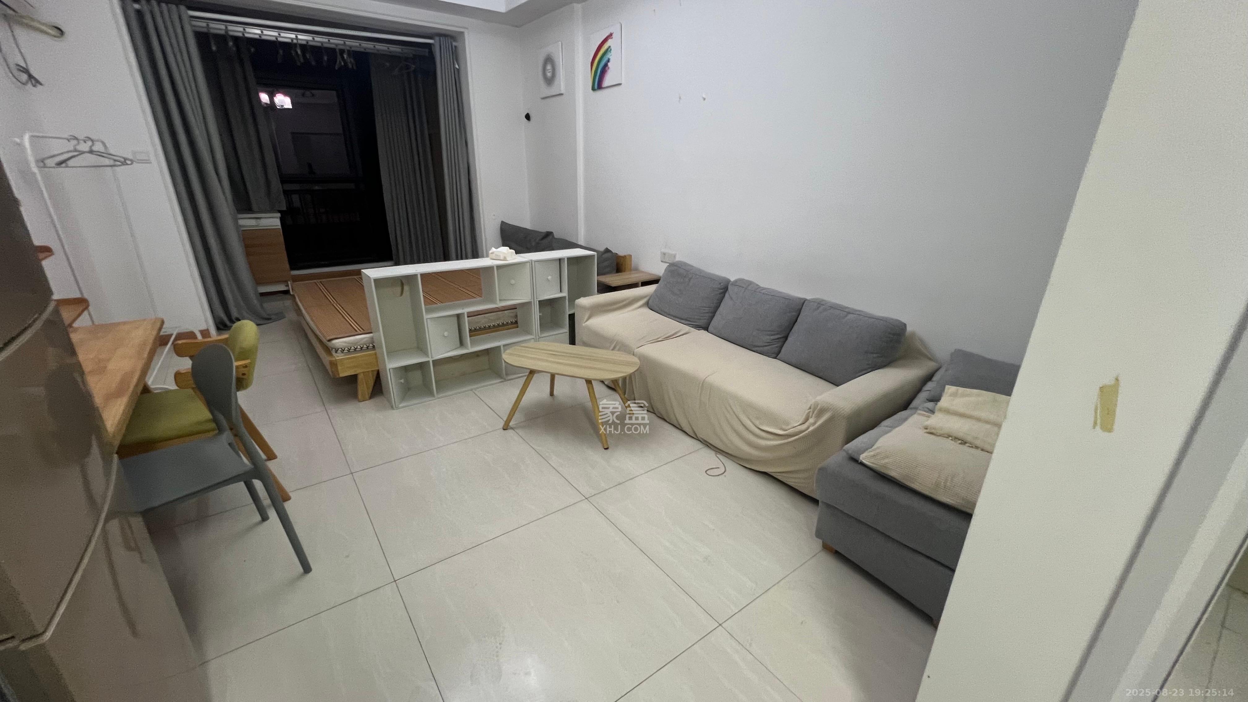 华侨假日中心（晟华苑）  1室1厅1卫    1500.0元/月室内图