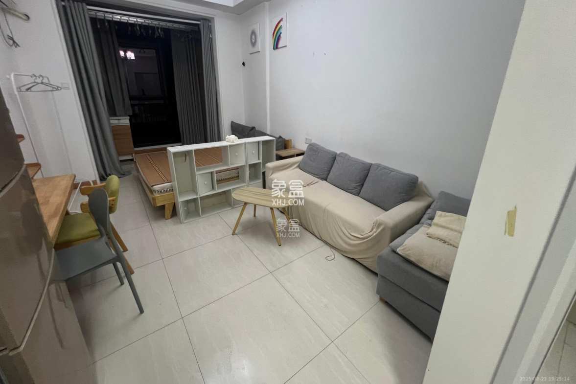 华侨假日中心(晟华苑) 1室1厅1卫 1500.0元/月 华侨假日中心(晟华苑) 1室1厅1卫 1500.0元/月室内图