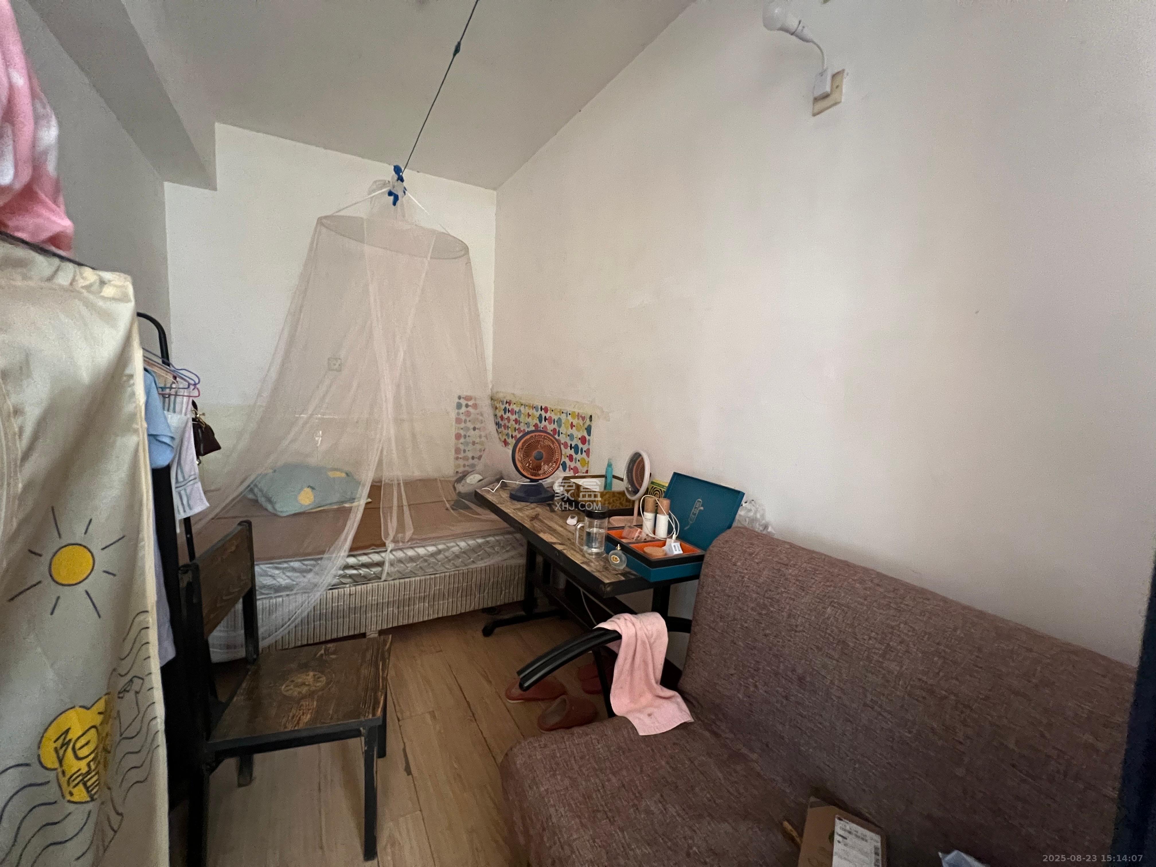 通程物流宿舍 3室1厅1卫 1600.0元/月 通程物流宿舍 3室1厅1卫 1600.0元/月室内图