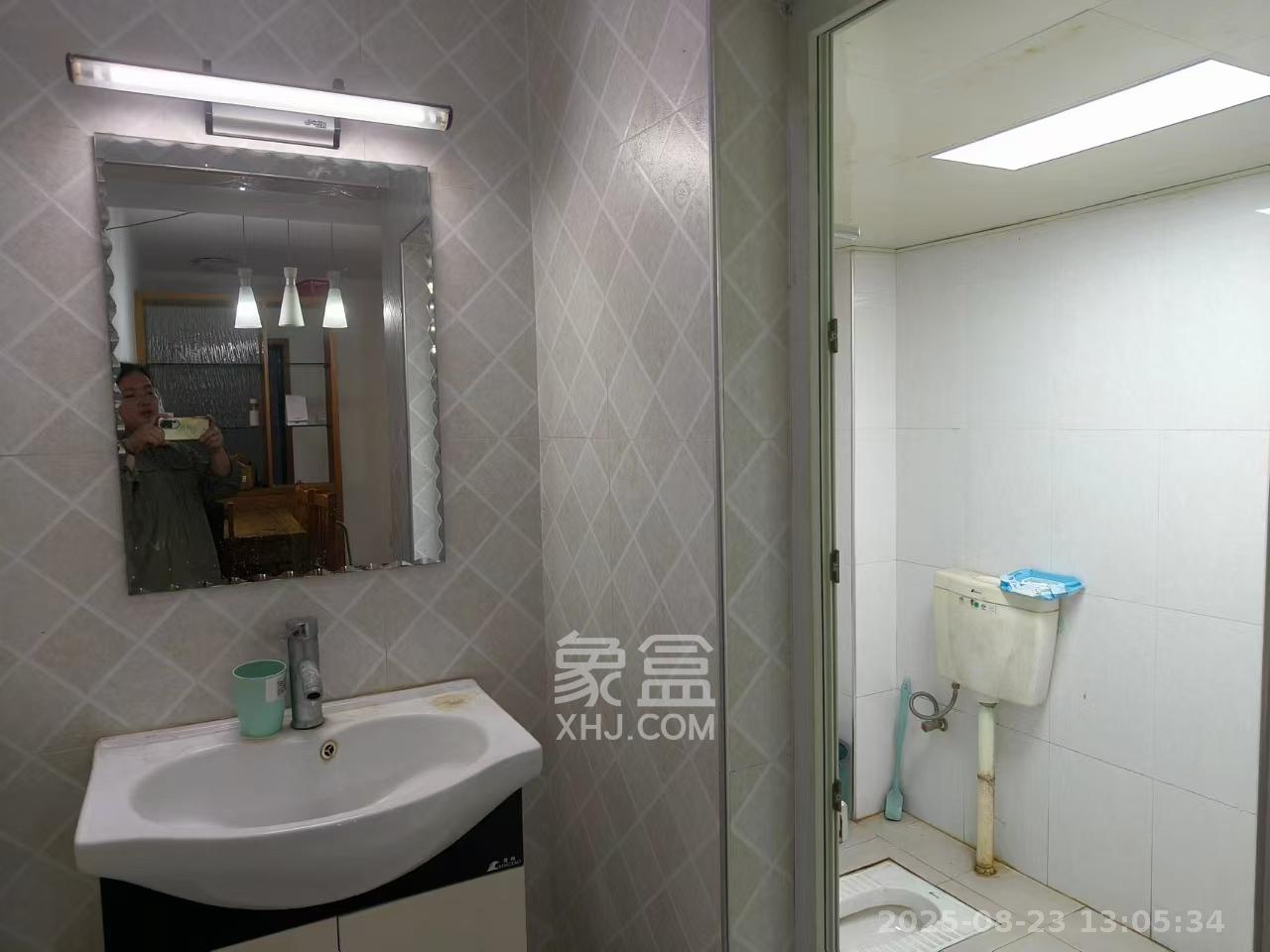 东岸锦城(东方人家)  2室2厅1卫    1500.0元/月室内图