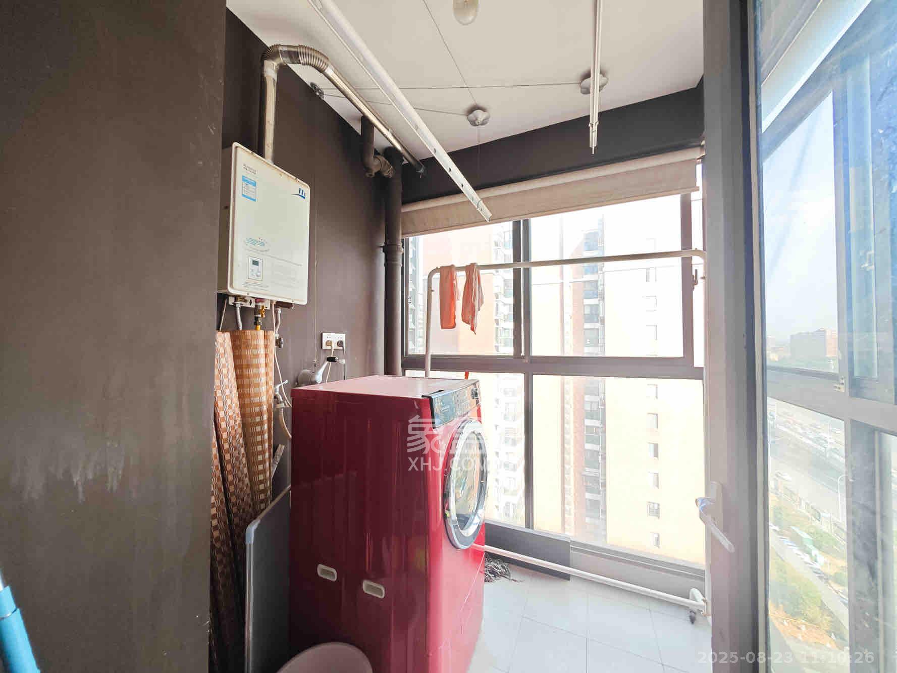 湘府东苑  3室2厅2卫    111.0万阳台