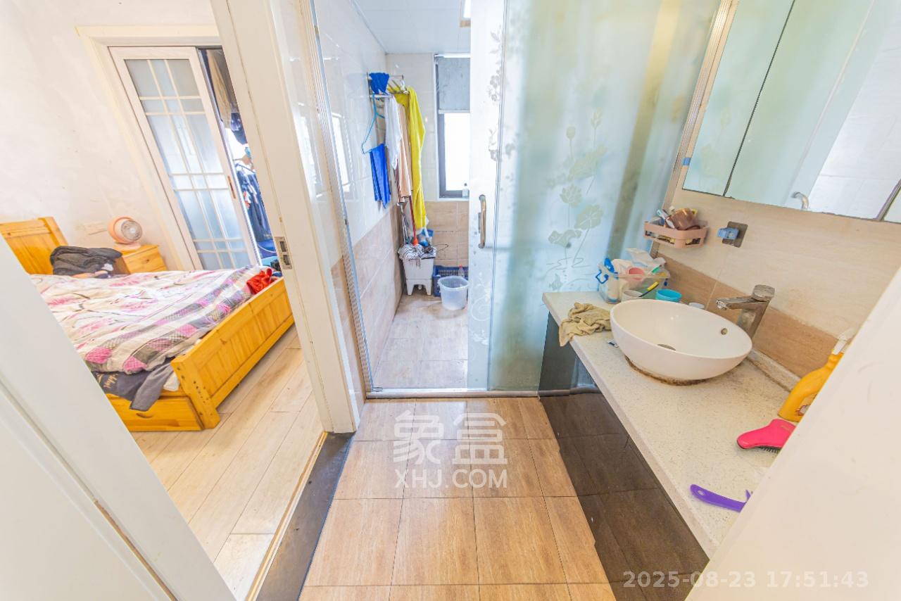 鑫远和城(一、二期) 5室2厅1卫 2600.0元/月 鑫远和城(一、二期) 5室2厅1卫 2600.0元/月室内图