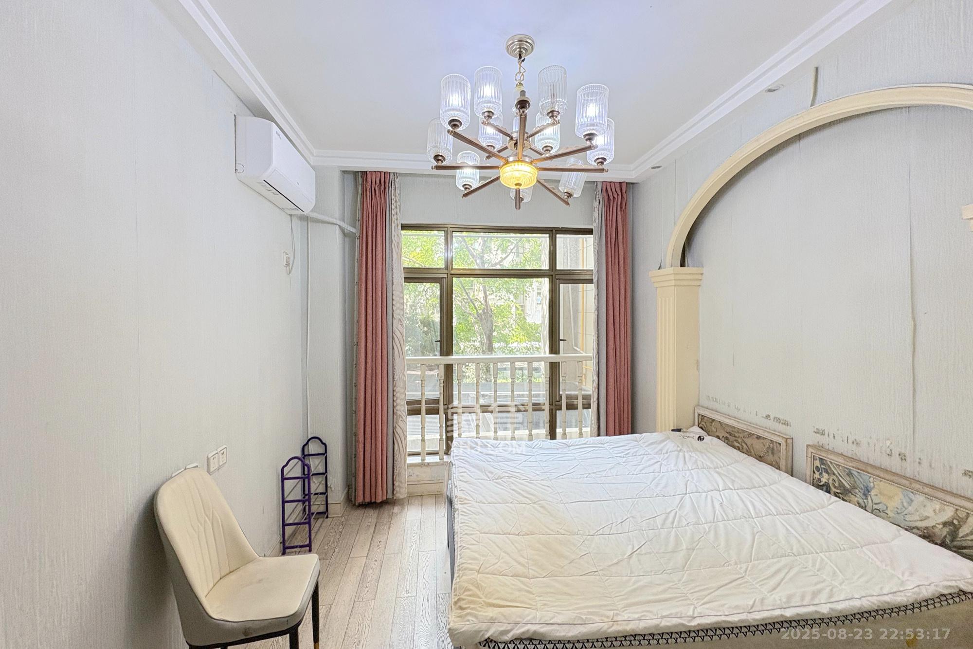 铂宫  3室2厅2卫    140.0万 铂宫  3室2厅2卫    140.0万卧室