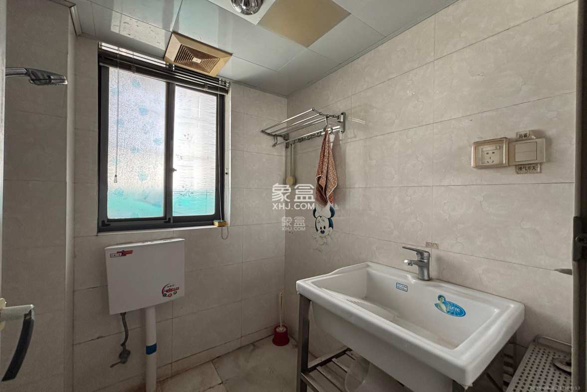 万煦园 3室2厅2卫 2000.0元/月 万煦园 3室2厅2卫 2000.0元/月室内图