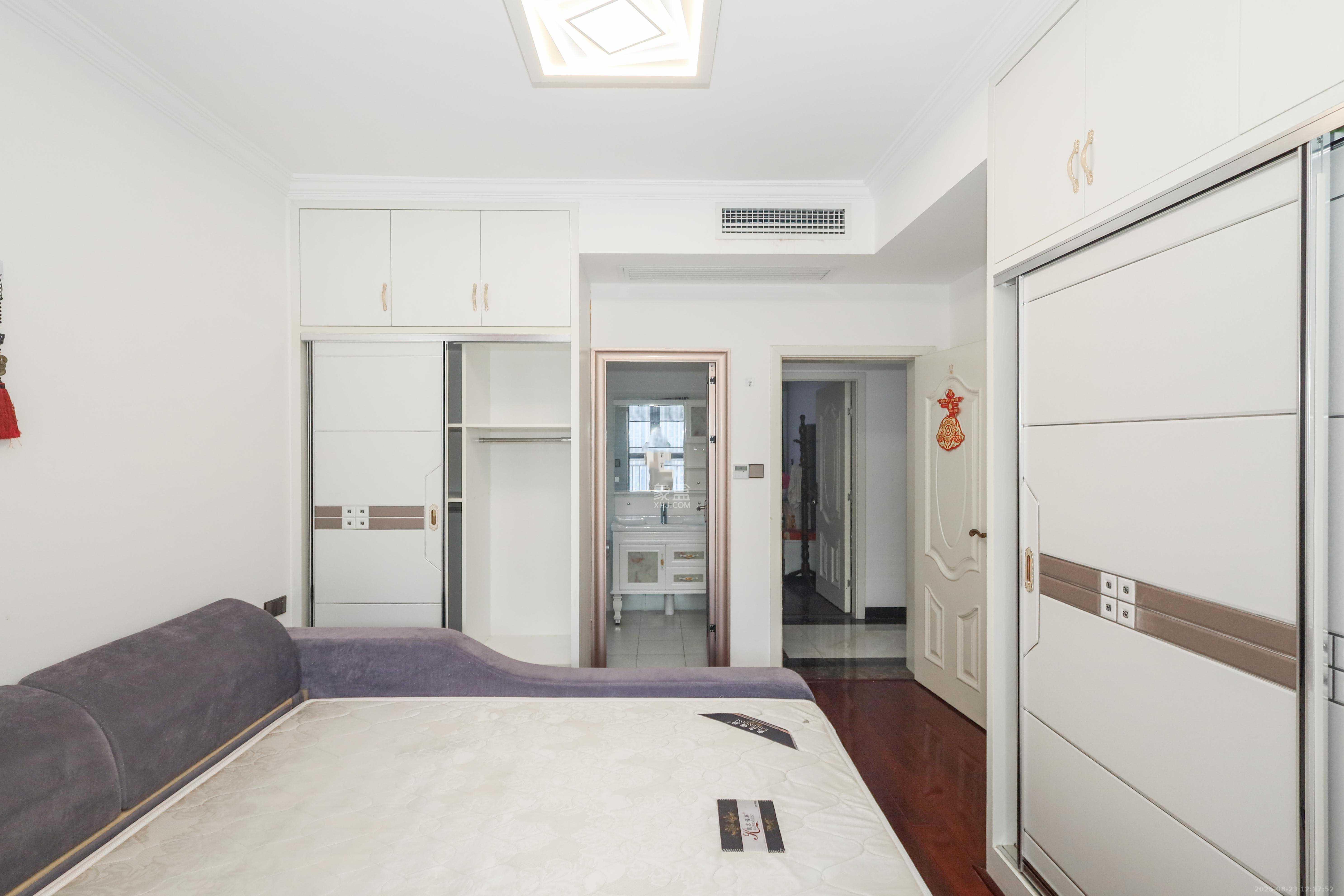 润芳园  4室2厅2卫    125.0万 润芳园  4室2厅2卫    125.0万卧室