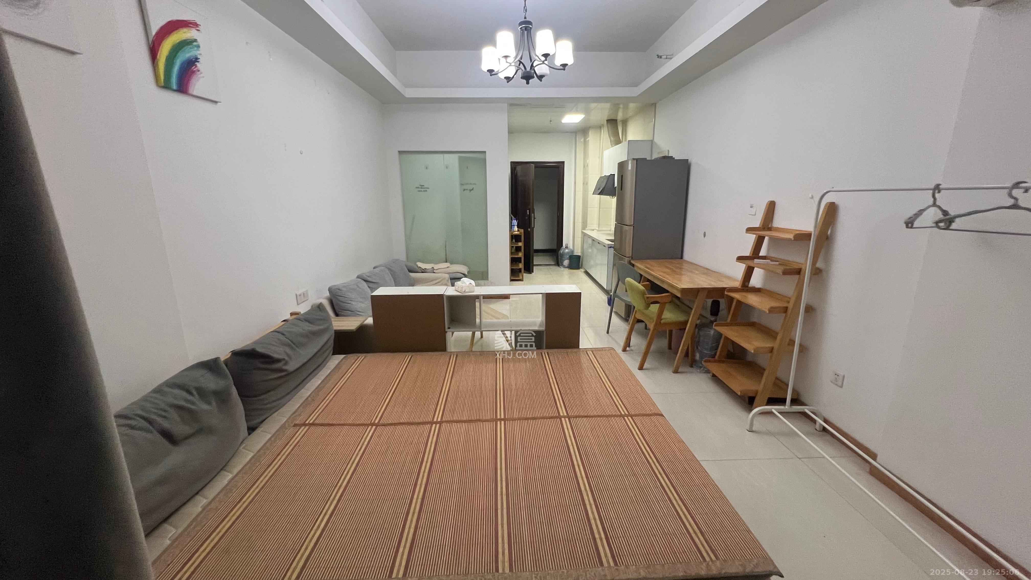 华侨假日中心（晟华苑）  1室1厅1卫    1500.0元/月室内图