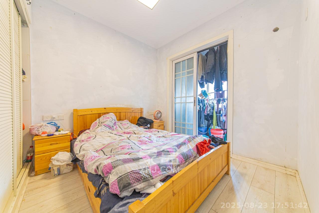 鑫远和城(一、二期) 5室2厅1卫 2600.0元/月 鑫远和城(一、二期) 5室2厅1卫 2600.0元/月室内图