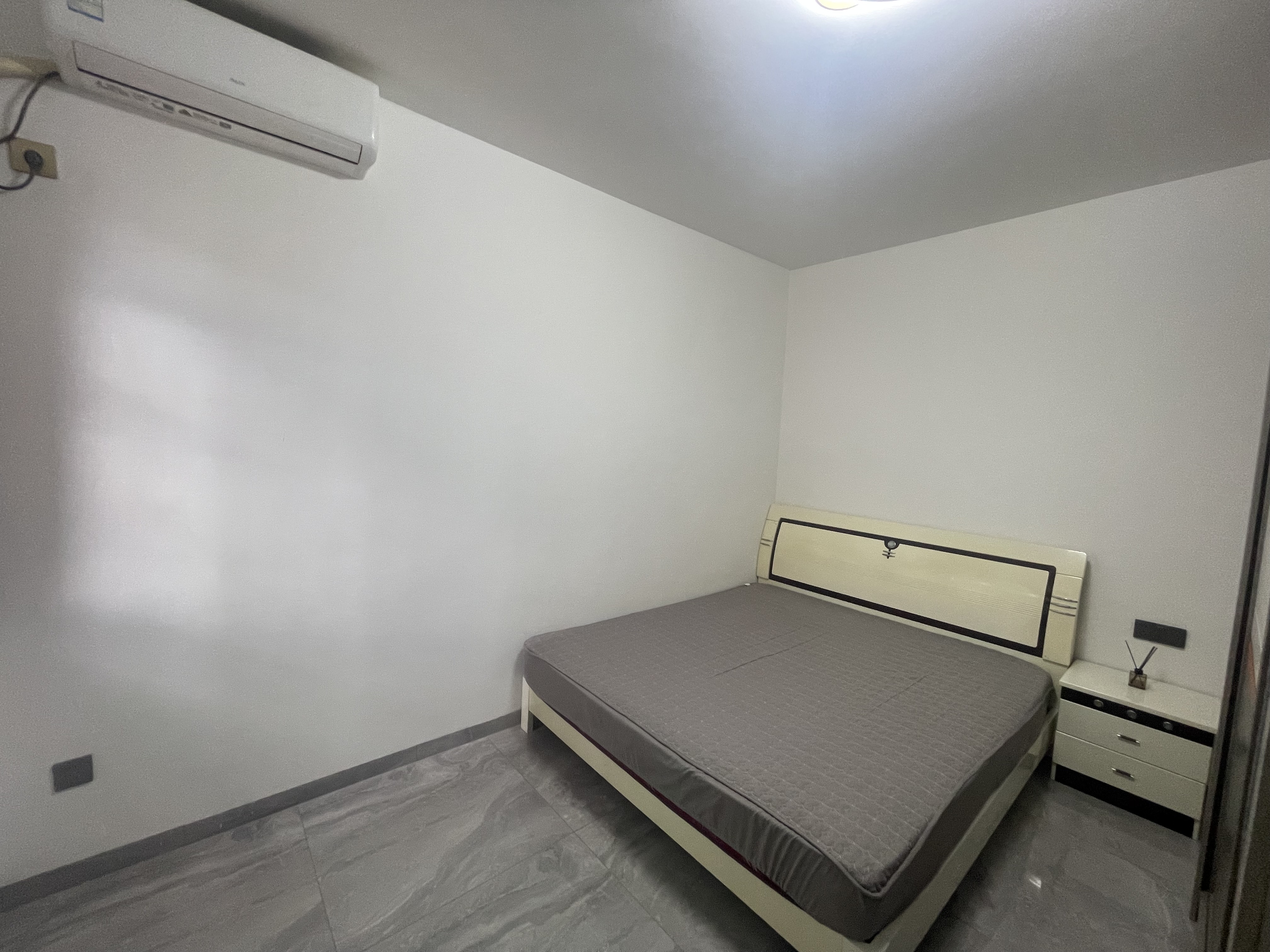 长湖新村 1室0厅0卫 1200.0元/月 长湖新村 1室0厅0卫 1200.0元/月室内图