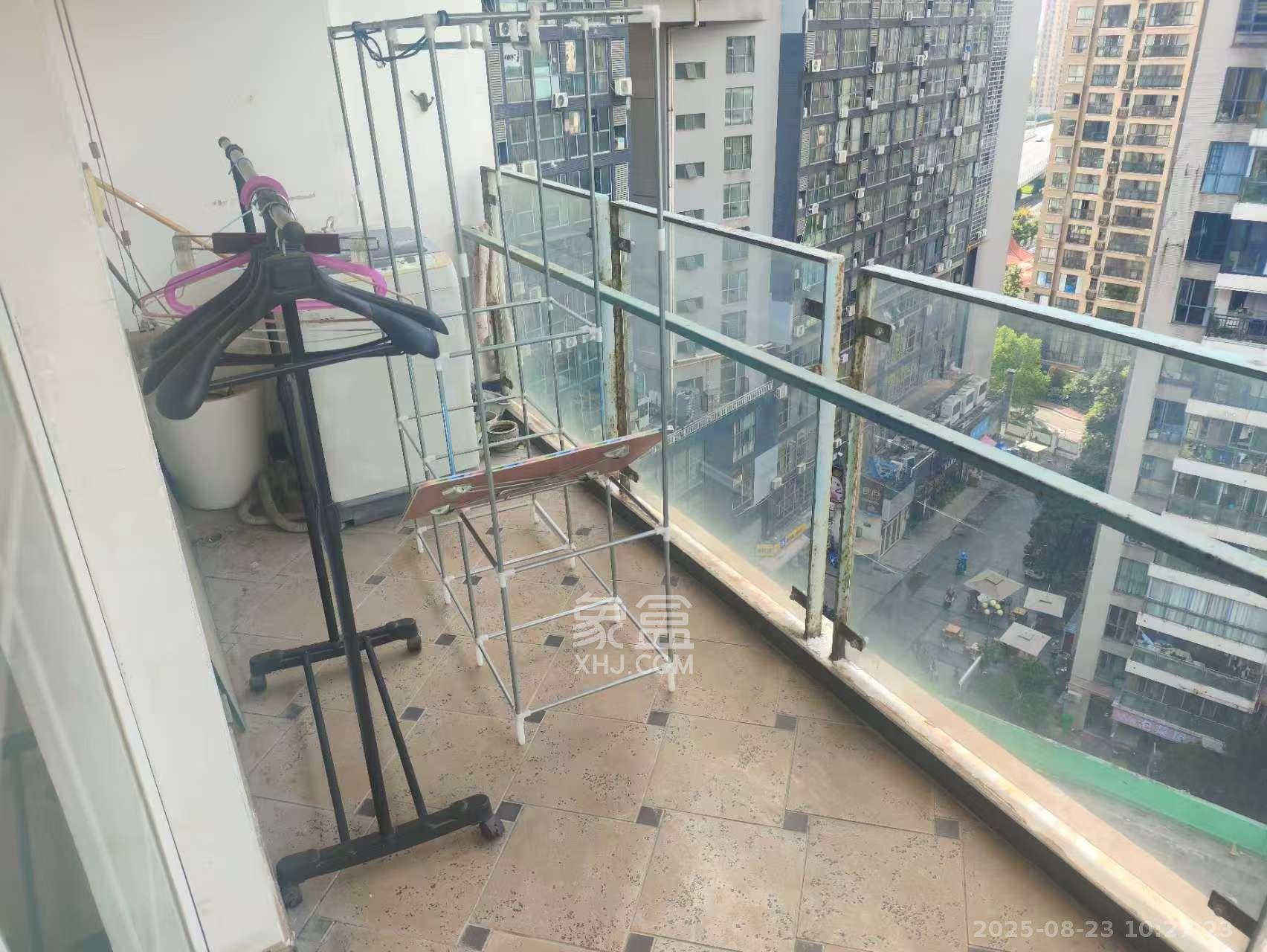 华菱蓝调国际（华菱.香墅美地）  4室2厅2卫    2500.0元/月室内图