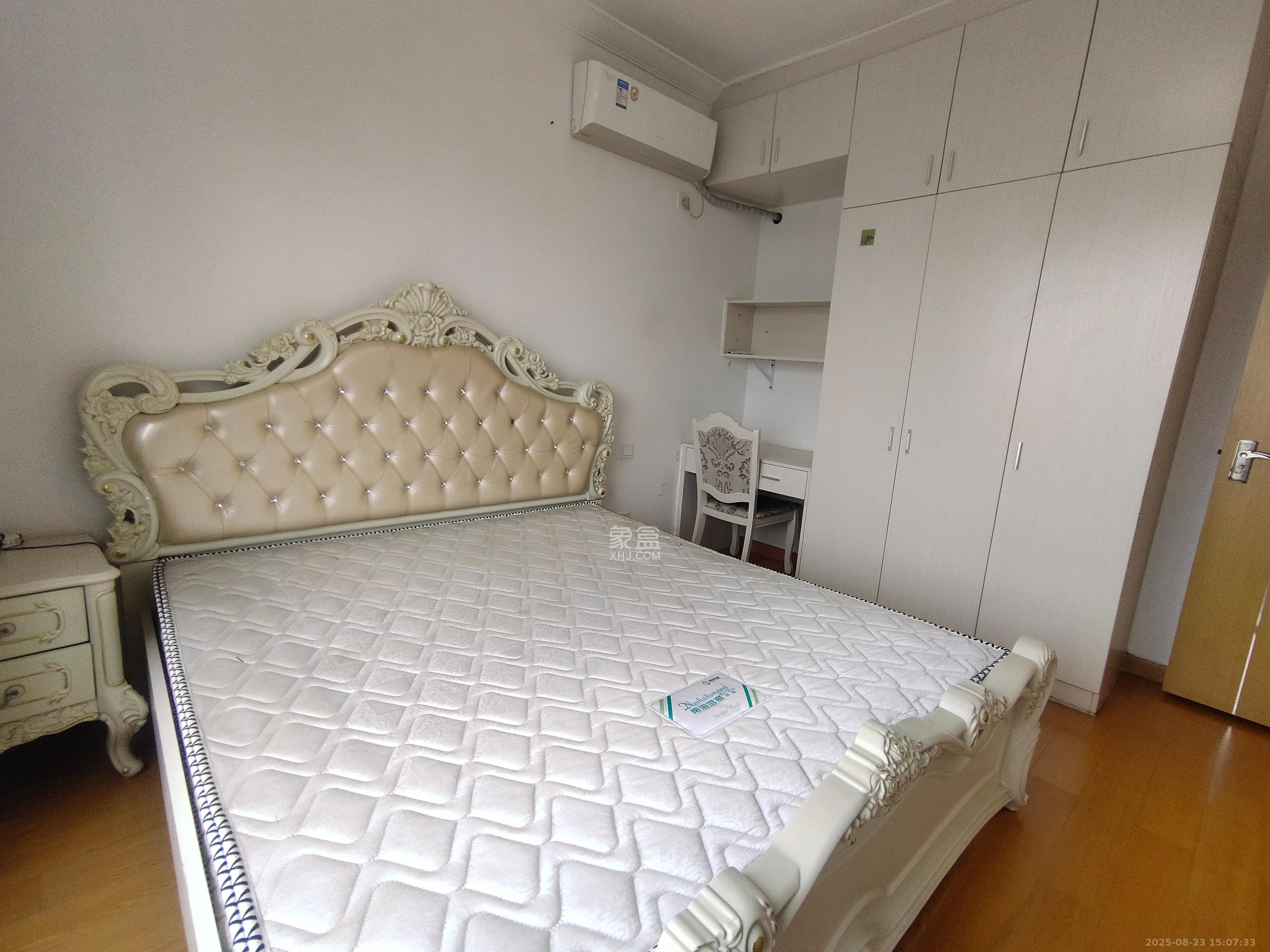 中海国际四期  3室2厅1卫    2000.0元/月 中海国际四期  3室2厅1卫    2000.0元/月室内图