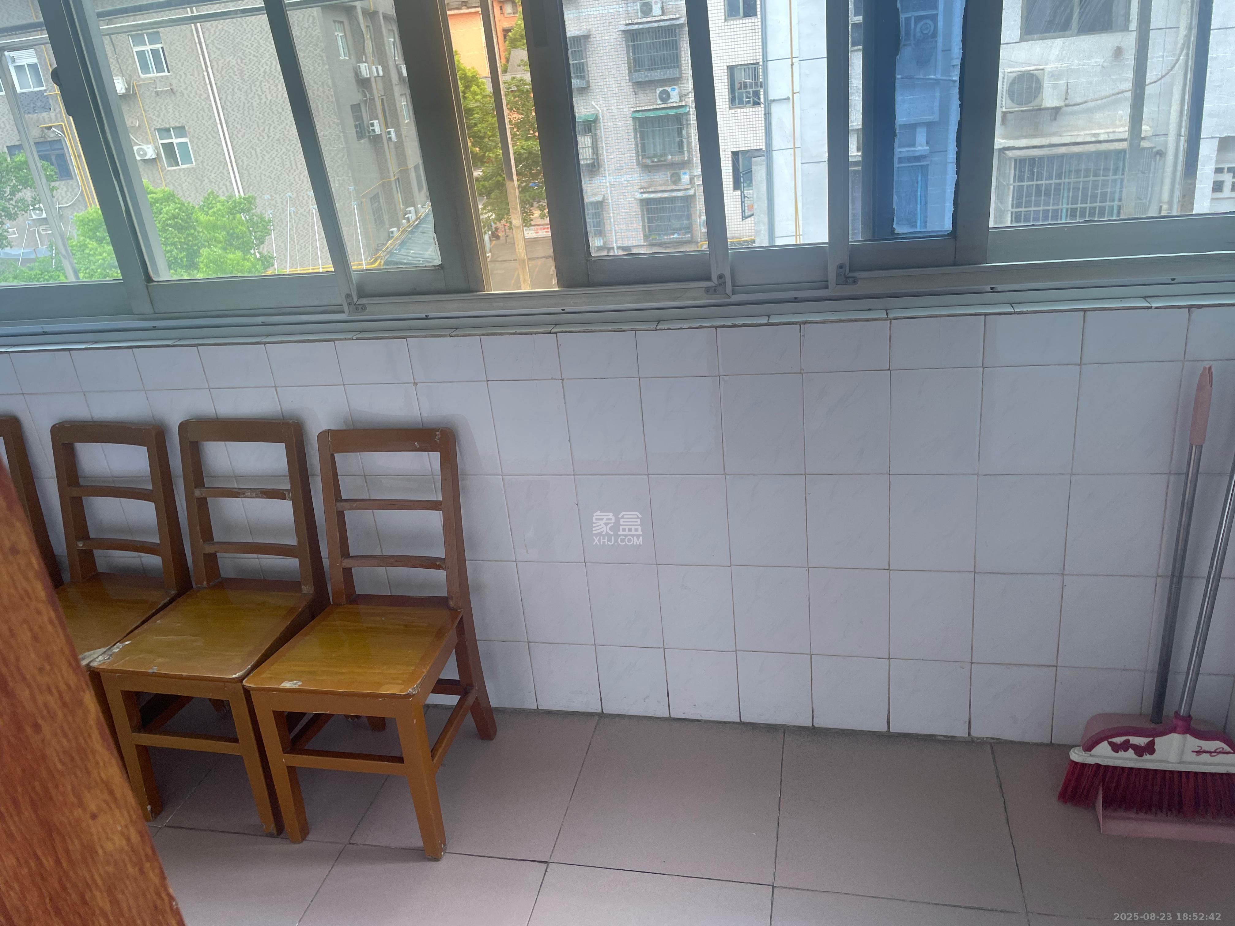 营山佳园 2室1厅1卫 1400.0元/月 营山佳园 2室1厅1卫 1400.0元/月室内图