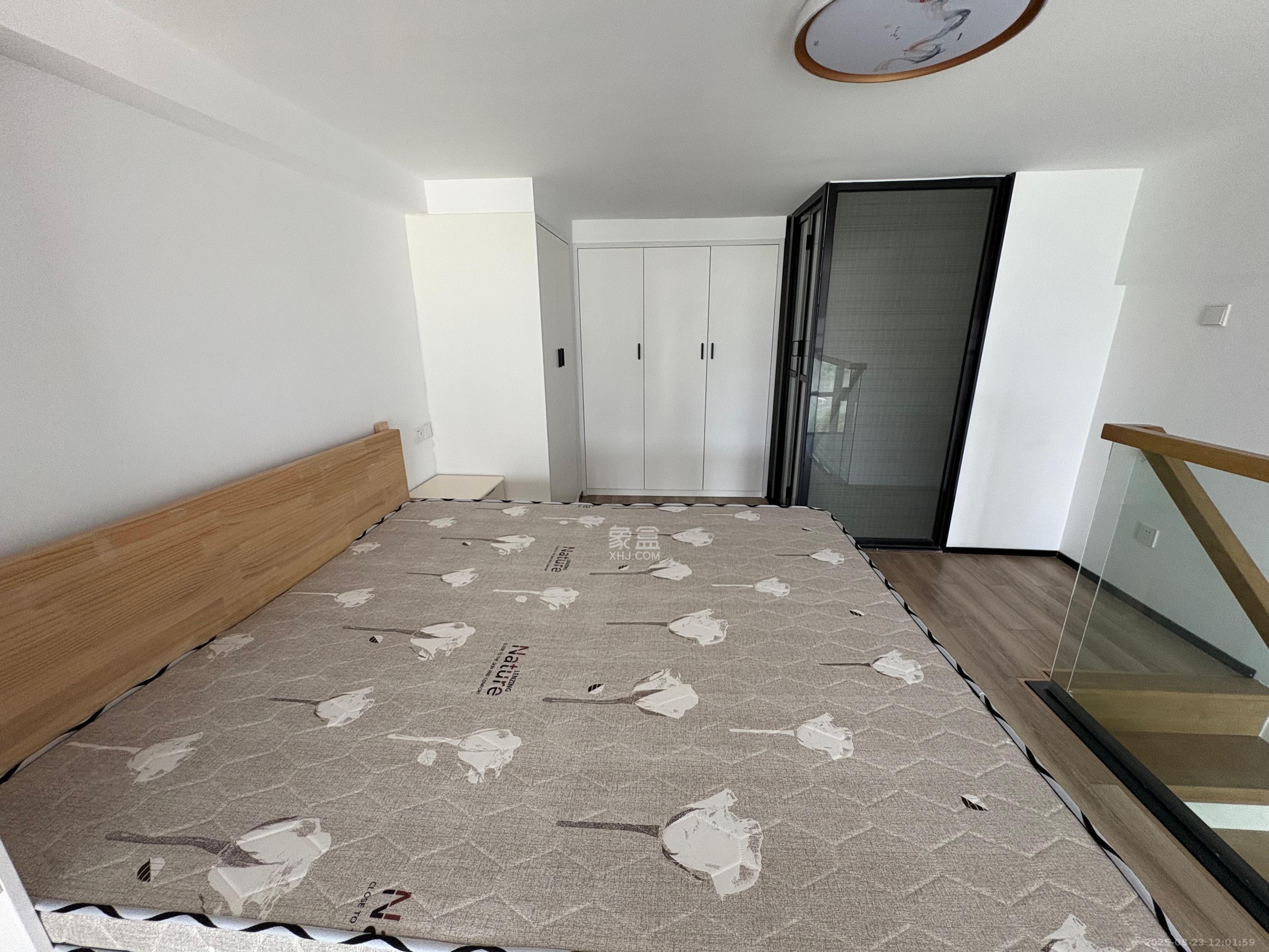 藏珑湖上公馆  1室1厅1卫    3000.0元/月室内图