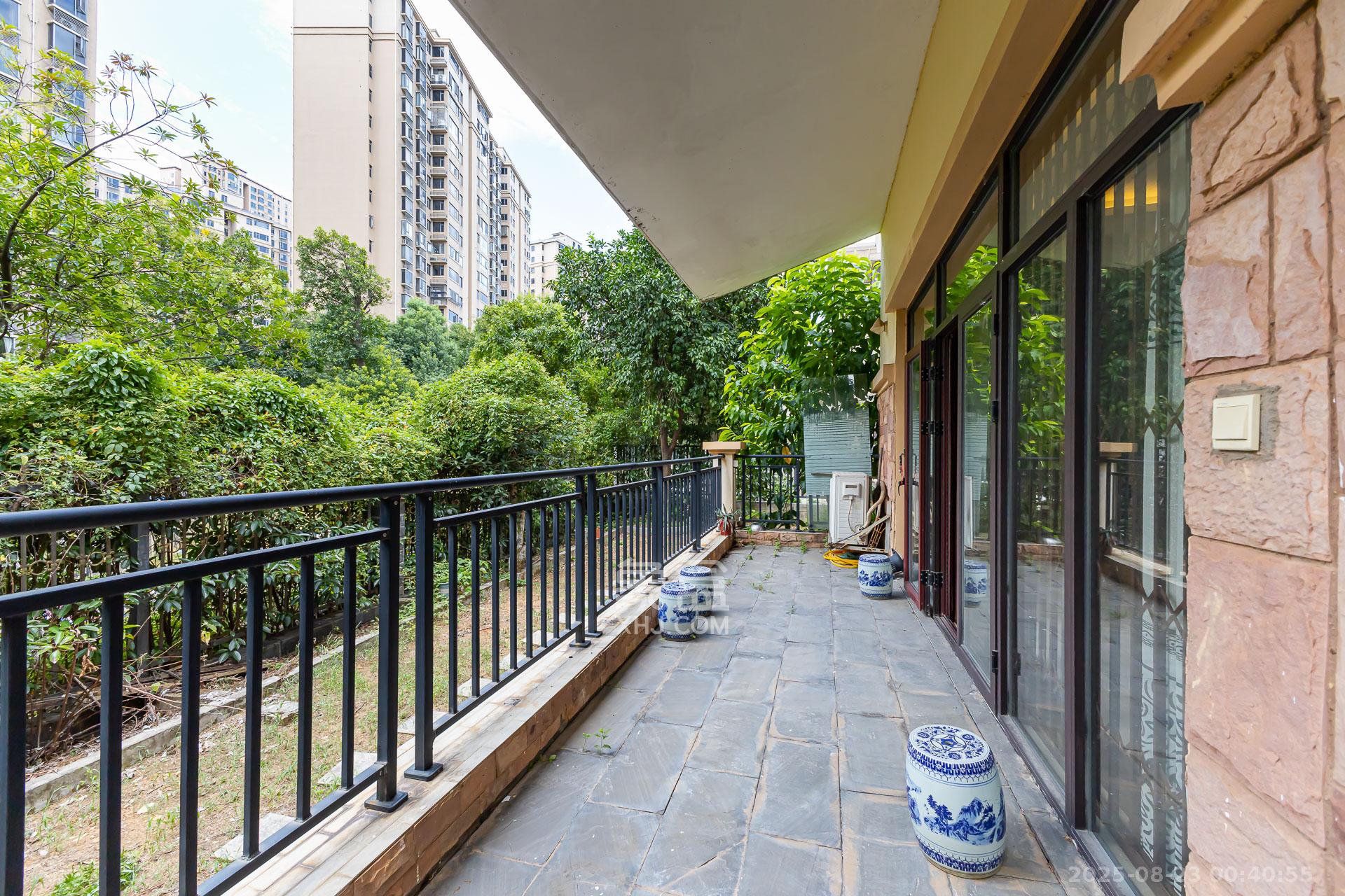 润和之悦(金泽园)  9室3厅4卫    760.0万 润和之悦(金泽园)  9室3厅4卫    760.0万阳台