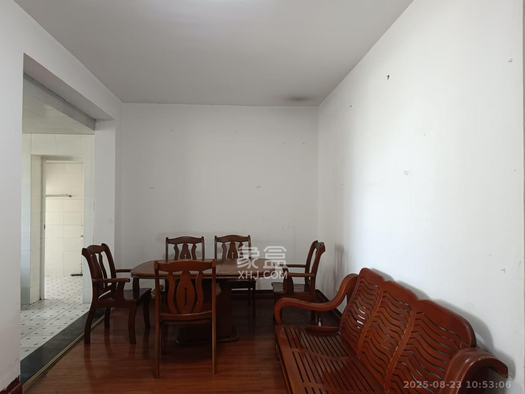 木莲花苑  3室2厅2卫    2000.0元/月室内图