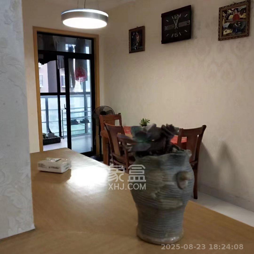 鑫远湘府华城  4室2厅2卫    3400.0元/月室内图