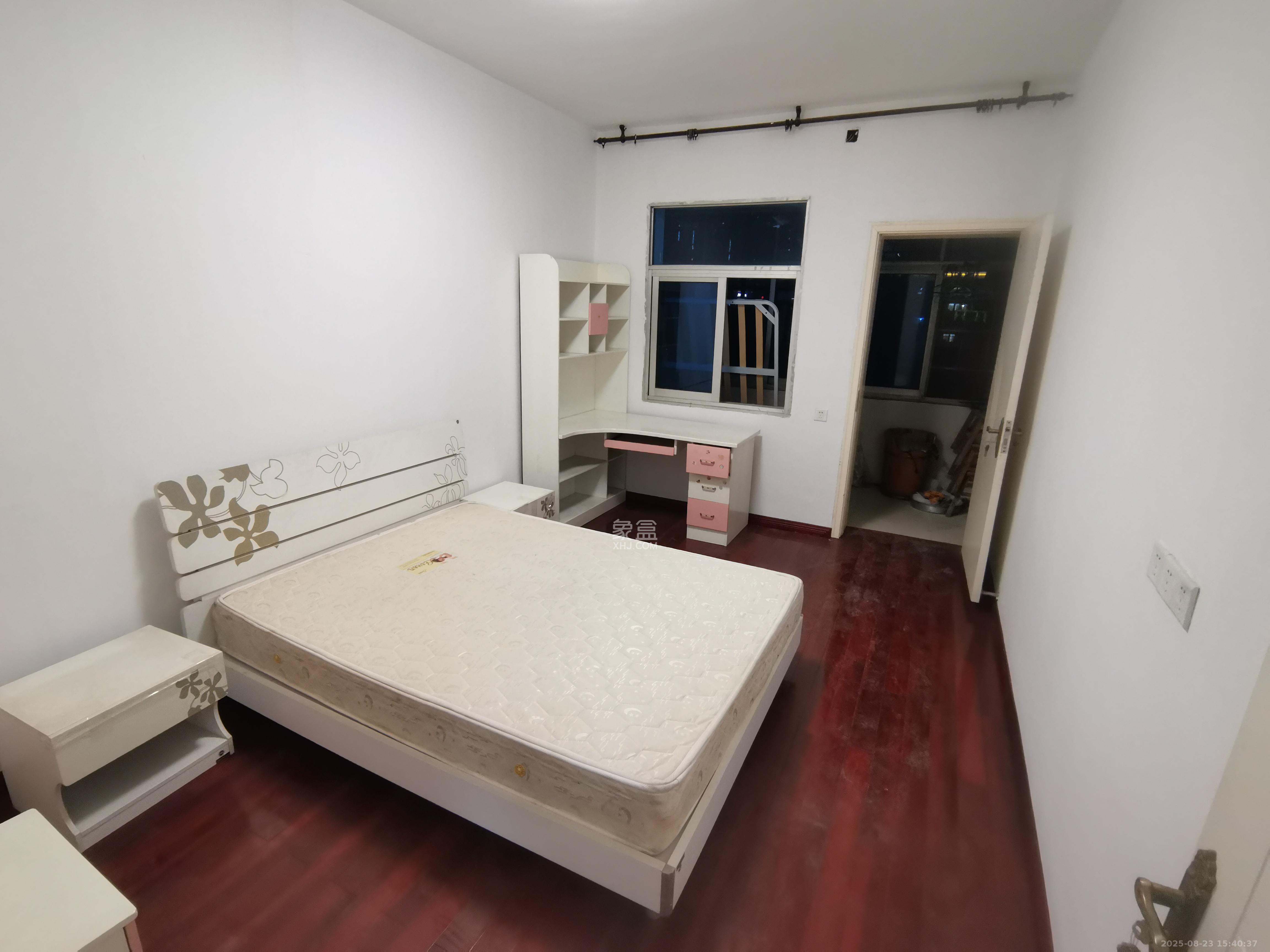 陈家湖小区  3室1厅1卫    2400.0元/月 陈家湖小区  3室1厅1卫    2400.0元/月室内图