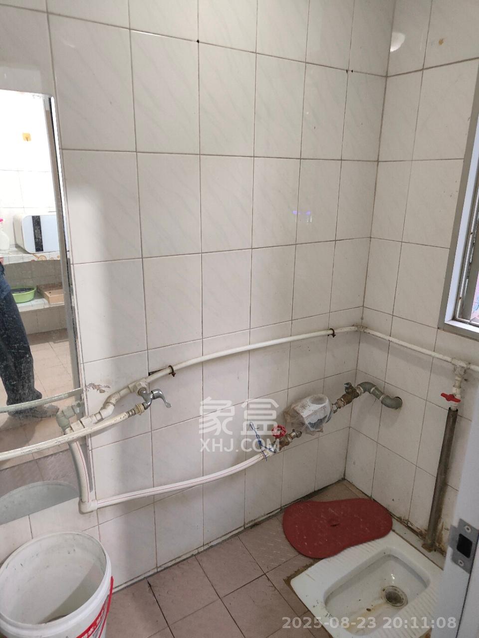 红旗区三片  2室1厅1卫    1500.0元/月室内图