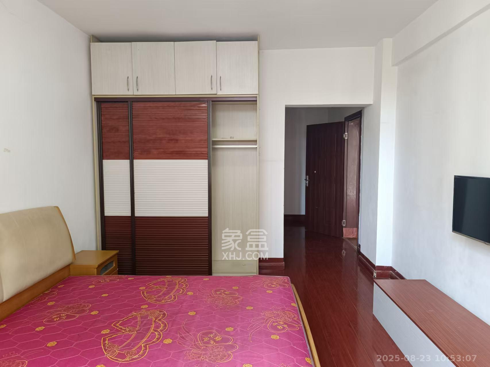 木莲花苑  3室2厅2卫    2000.0元/月室内图