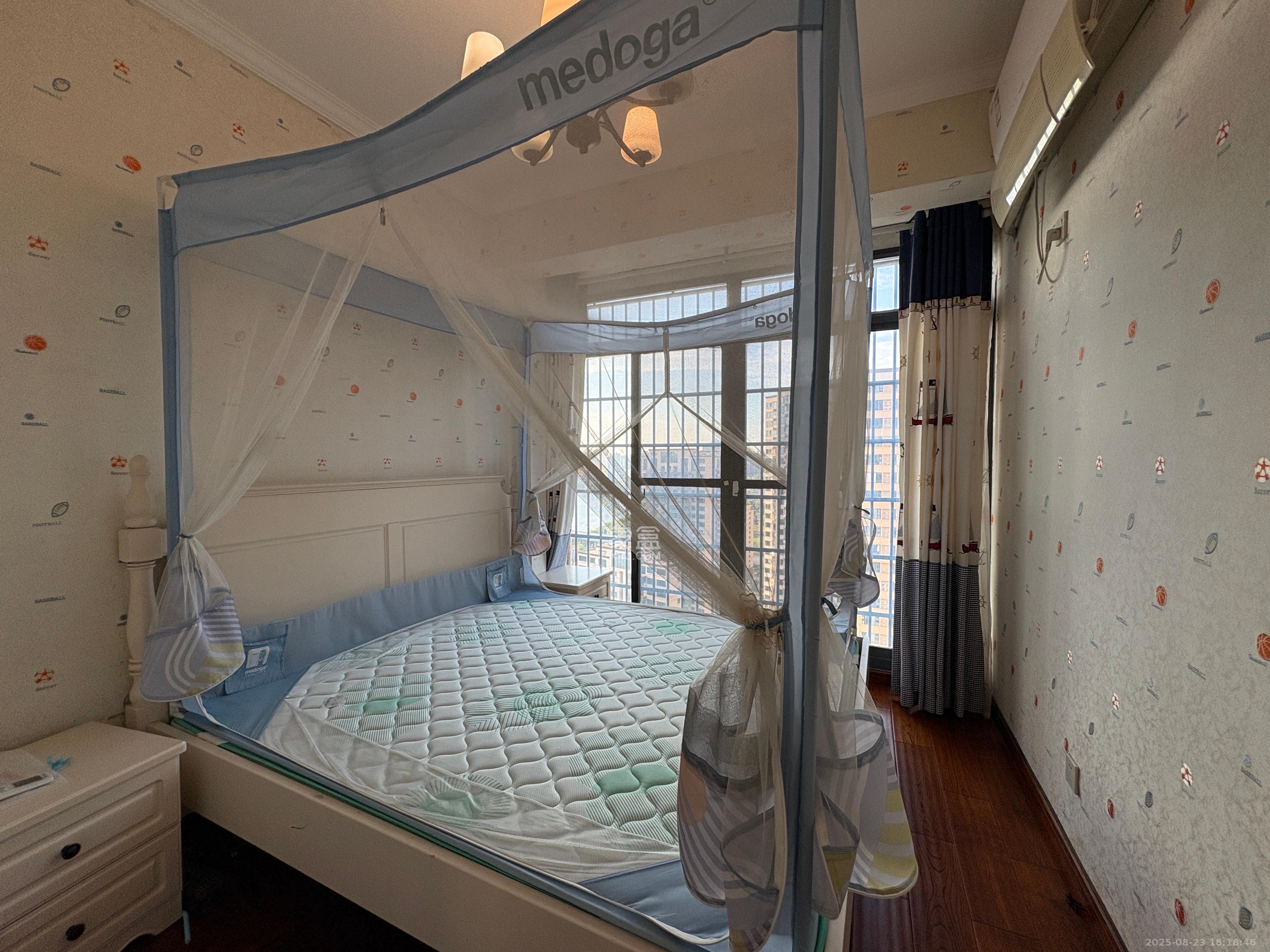 辉煌国际城二期  3室2厅2卫    3600.0元/月室内图