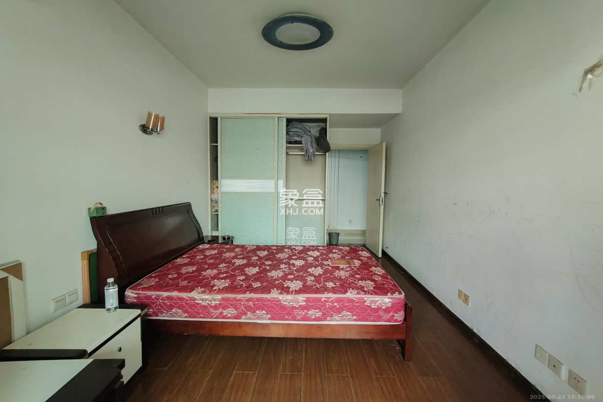 四季如春酒店(原名鑫元大酒店) 3室2厅1卫 1200.0元/月 四季如春酒店(原名鑫元大酒店) 3室2厅1卫 1200.0元/月室内图