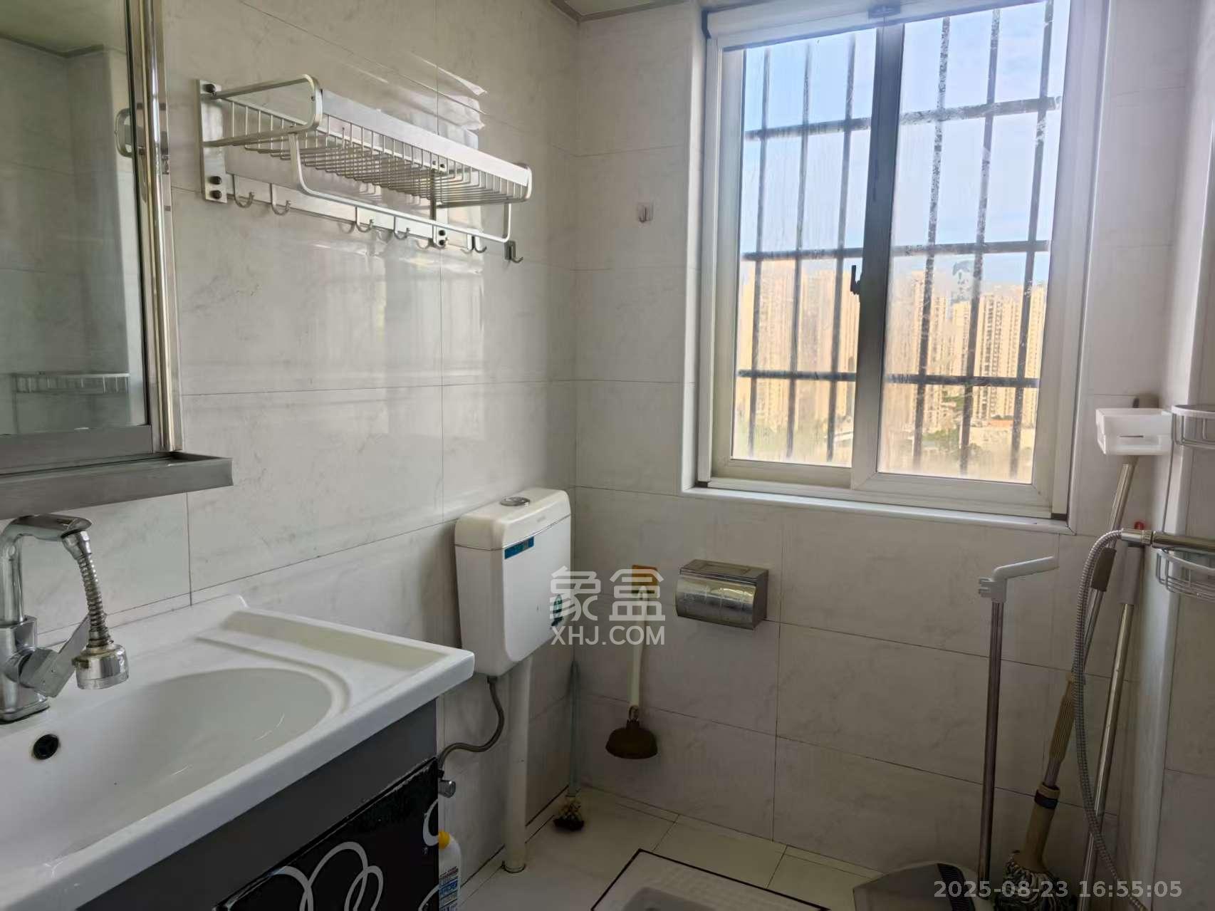 家兴苑  2室2厅1卫   1900.00元/月室内图