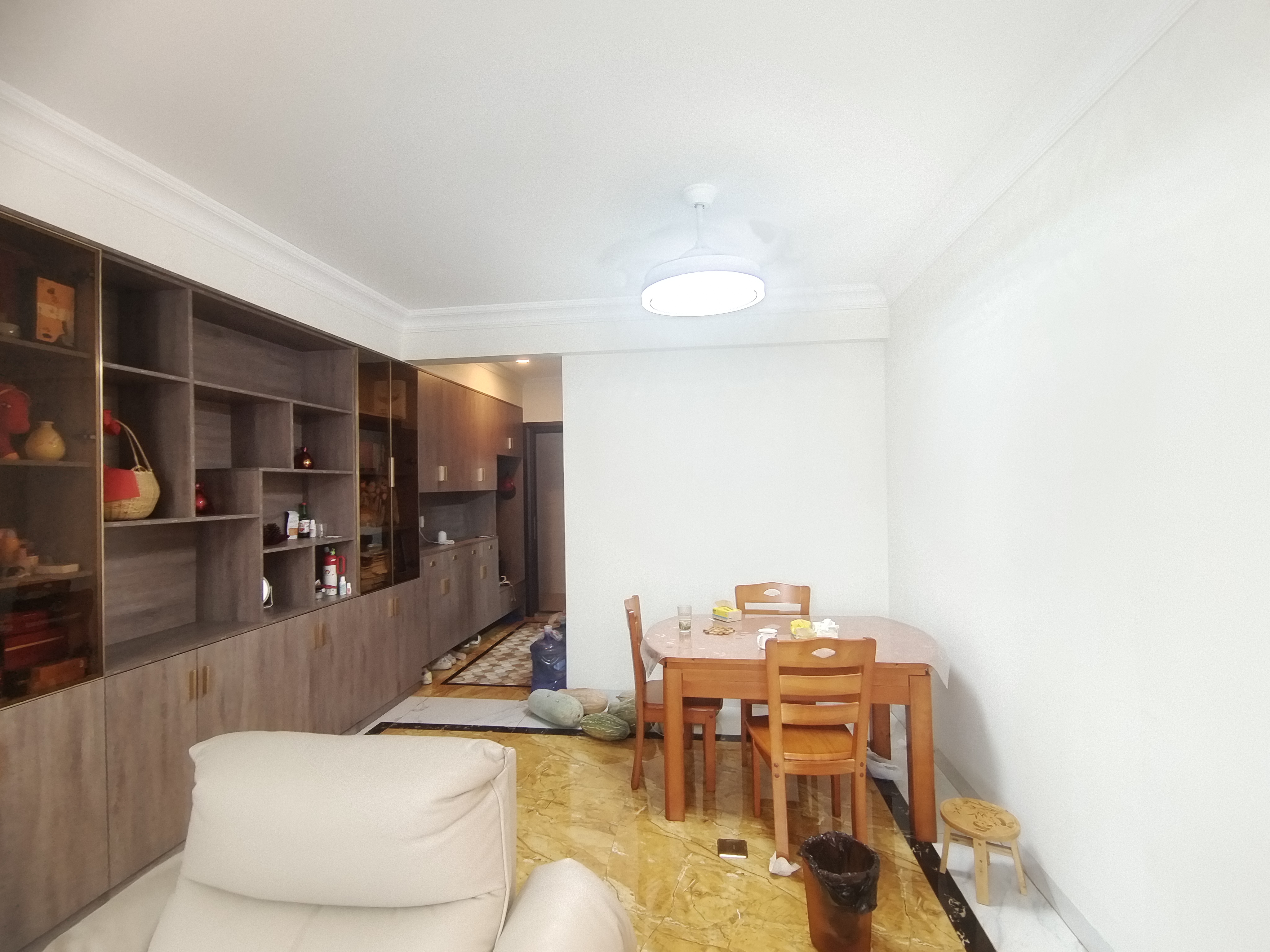 碧桂园梓山府  3室2厅2卫    2000.0元/月室内图