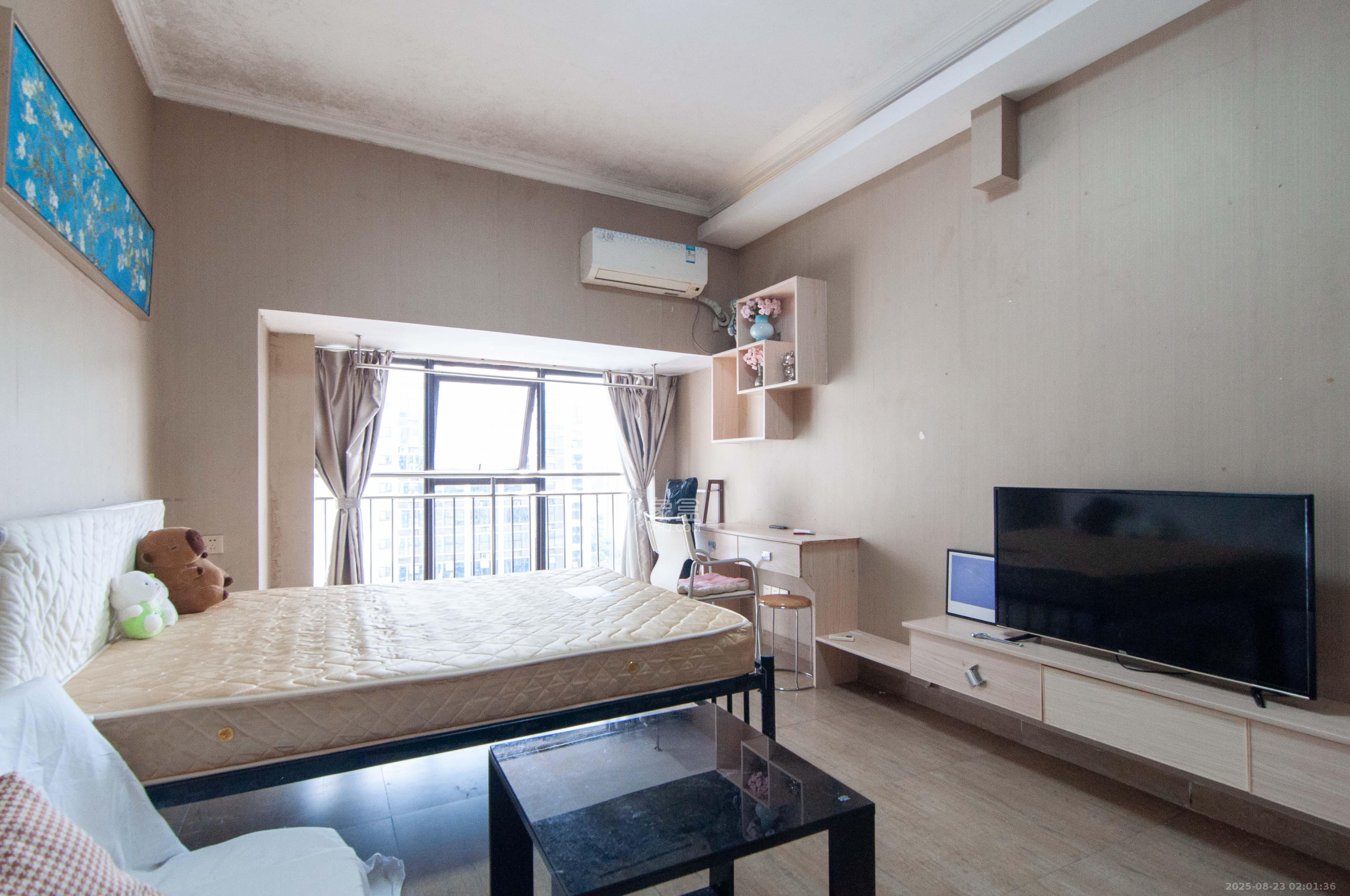 达美D6区  1室1厅1卫    20.0万客厅