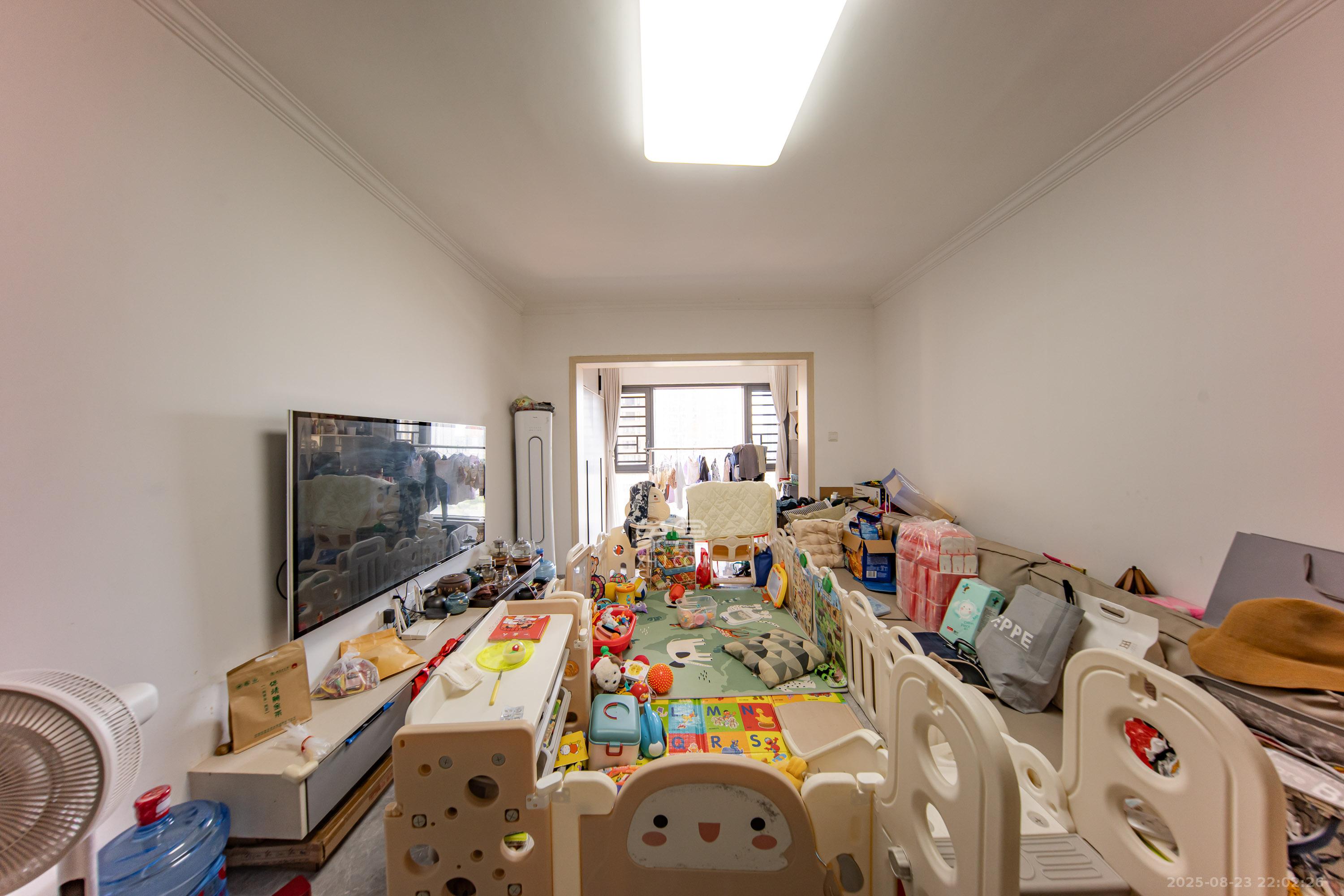 邦盛水岸御园 3室2厅2卫 77.8万 邦盛水岸御园 3室2厅2卫 77.8万客厅