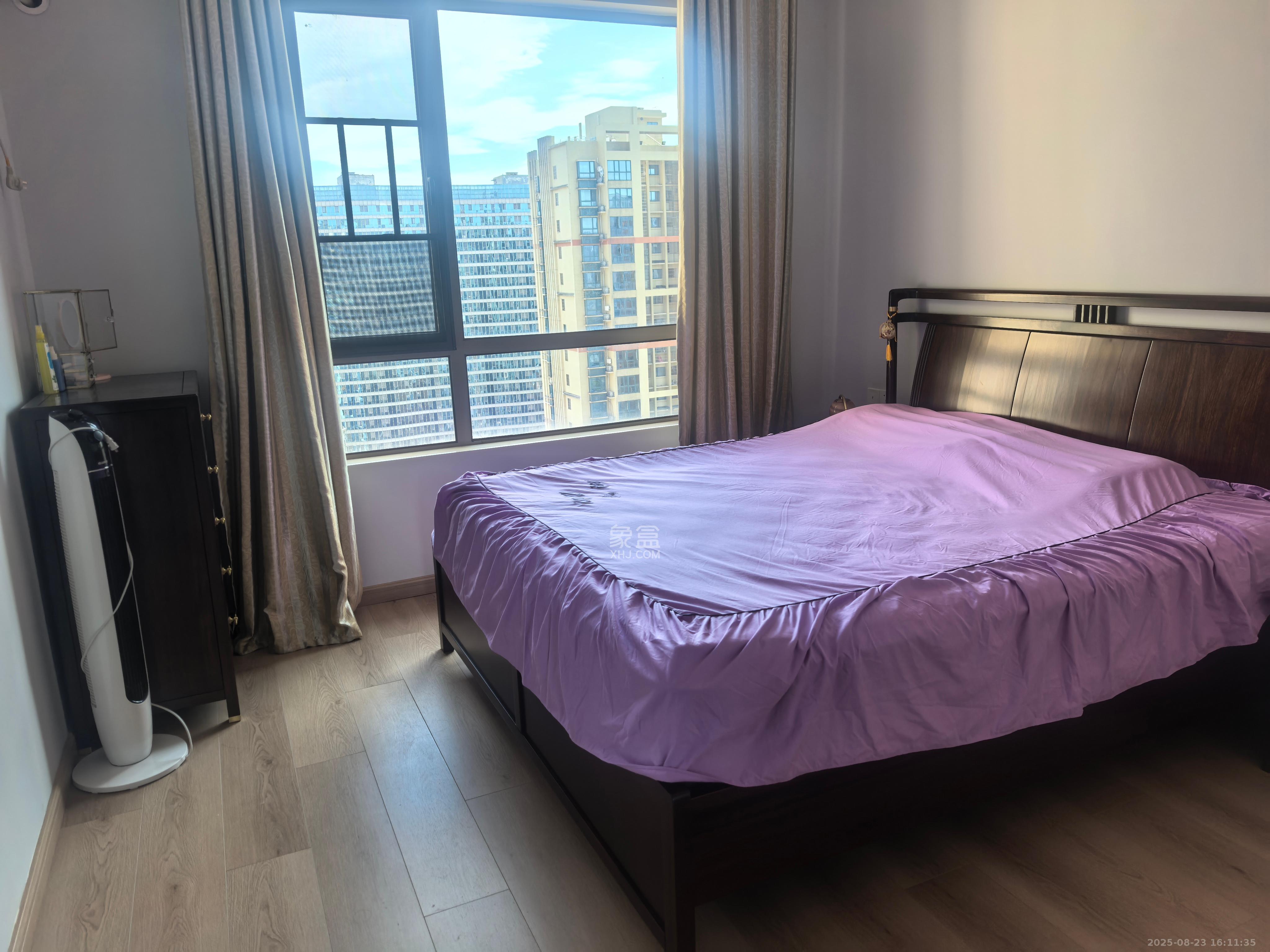 世茂铂翠湾二期  3室2厅1卫    3500.0元/月 世茂铂翠湾二期  3室2厅1卫    3500.0元/月室内图