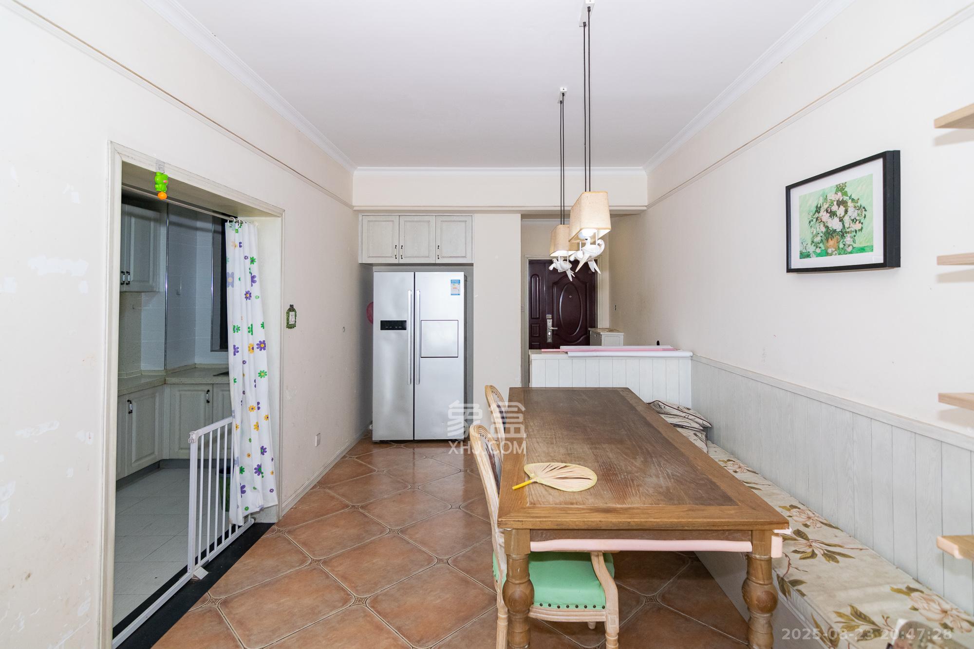 湖南报业文化城(米地亚家园) 4室2厅2卫 69.0万 湖南报业文化城(米地亚家园) 4室2厅2卫 69.0万客厅