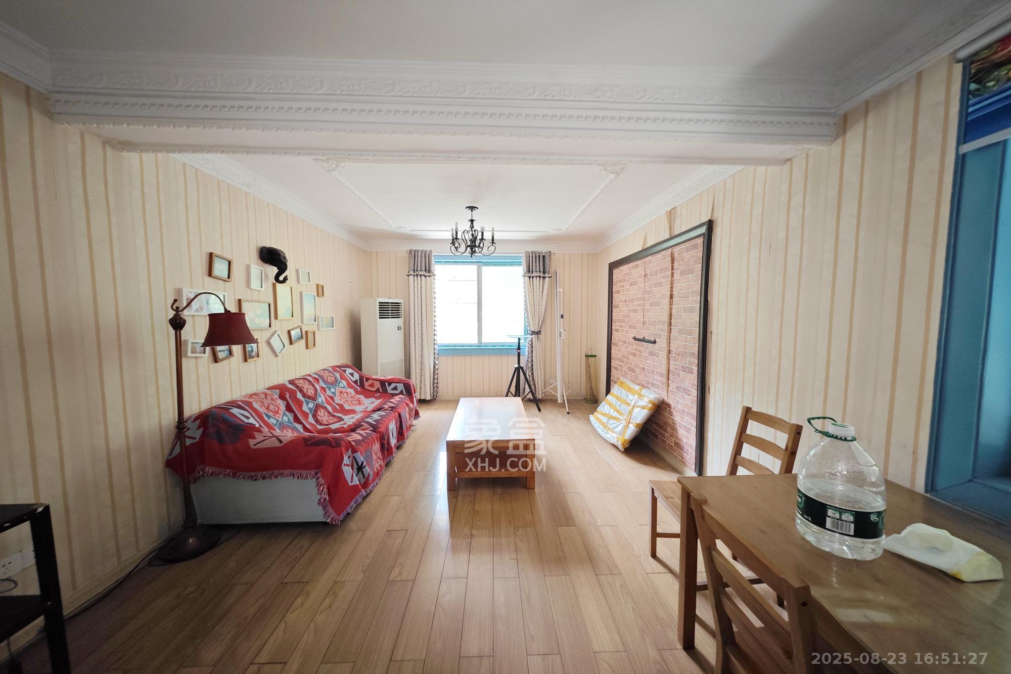 砂子塘社区  1室1厅1卫    48.0万 砂子塘社区  1室1厅1卫    48.0万客厅