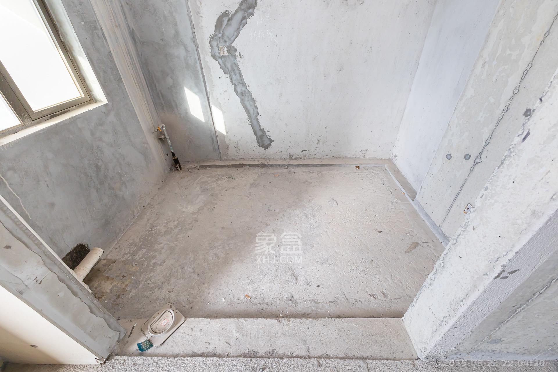 润和湘江天地C区  4室2厅2卫    206.0万厨房