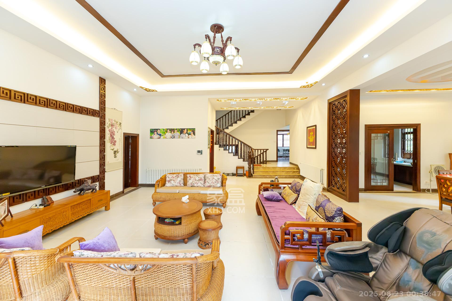 润和之悦(金泽园)  9室3厅4卫    760.0万 润和之悦(金泽园)  9室3厅4卫    760.0万客厅