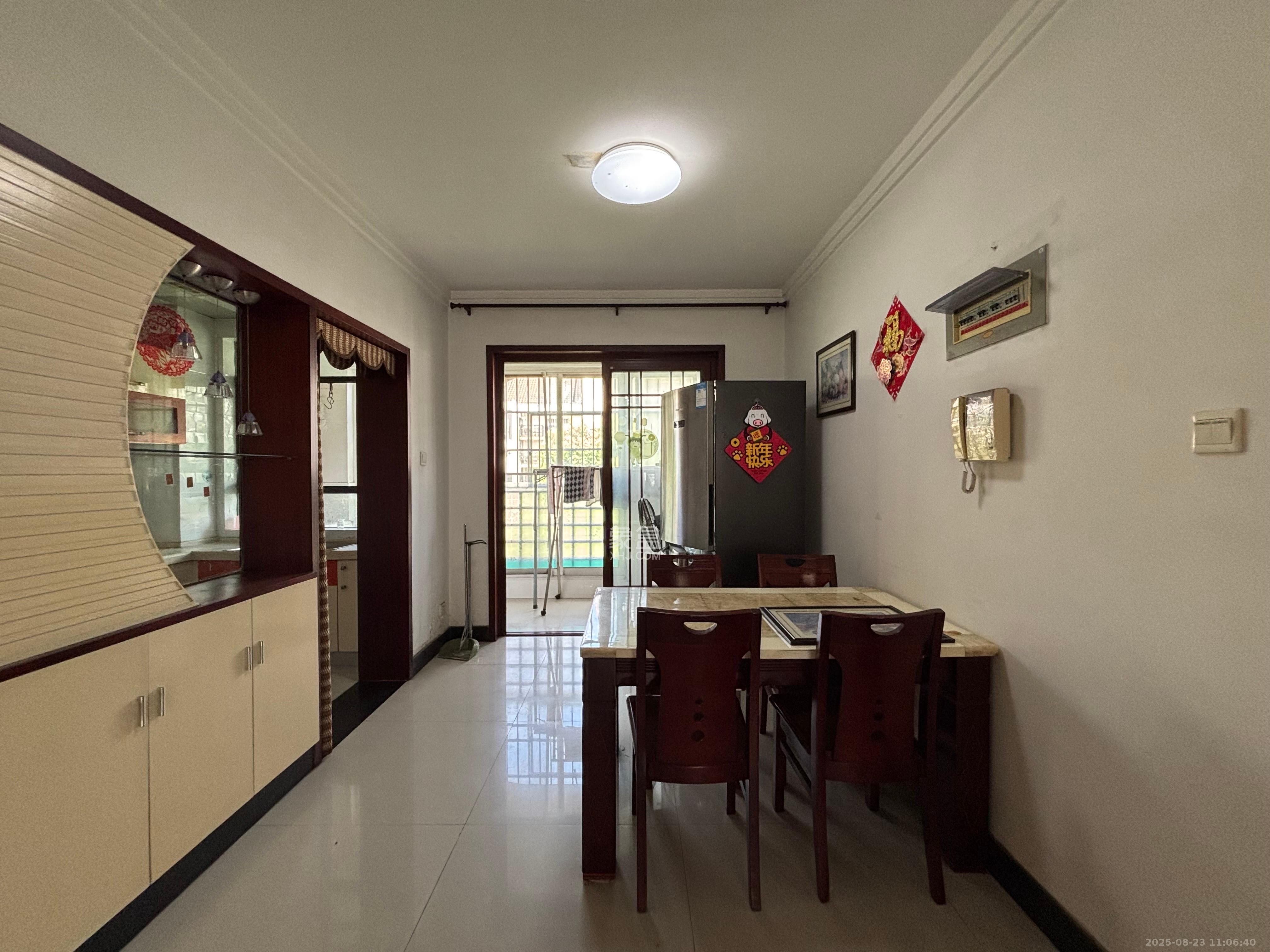 万煦园  3室2厅2卫    2000.0元/月室内图